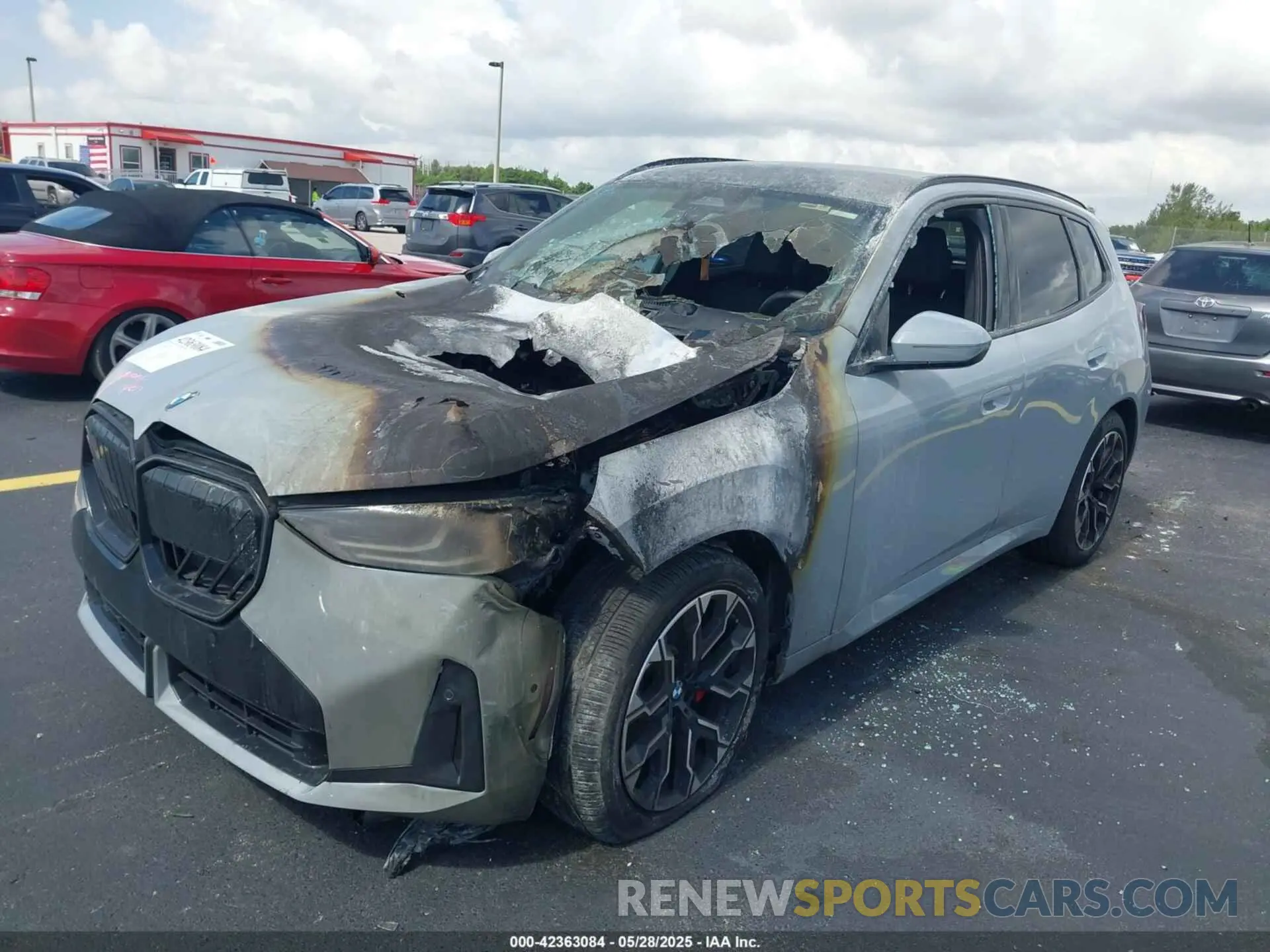 2 Photograph of a damaged car 5UX53GP07S9Y78730 BMW X3 2025