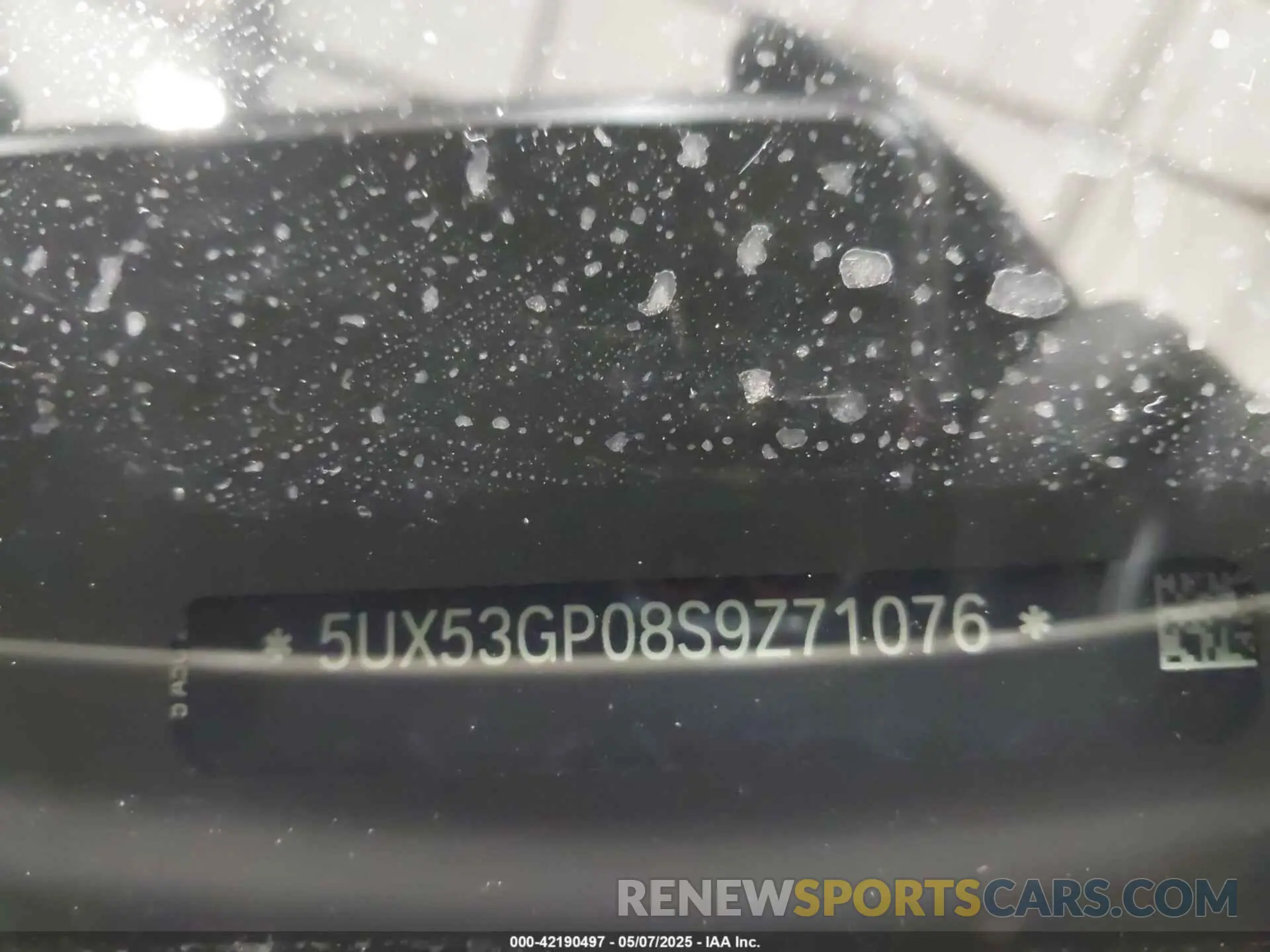 9 Photograph of a damaged car 5UX53GP08S9Z71076 BMW X3 2025