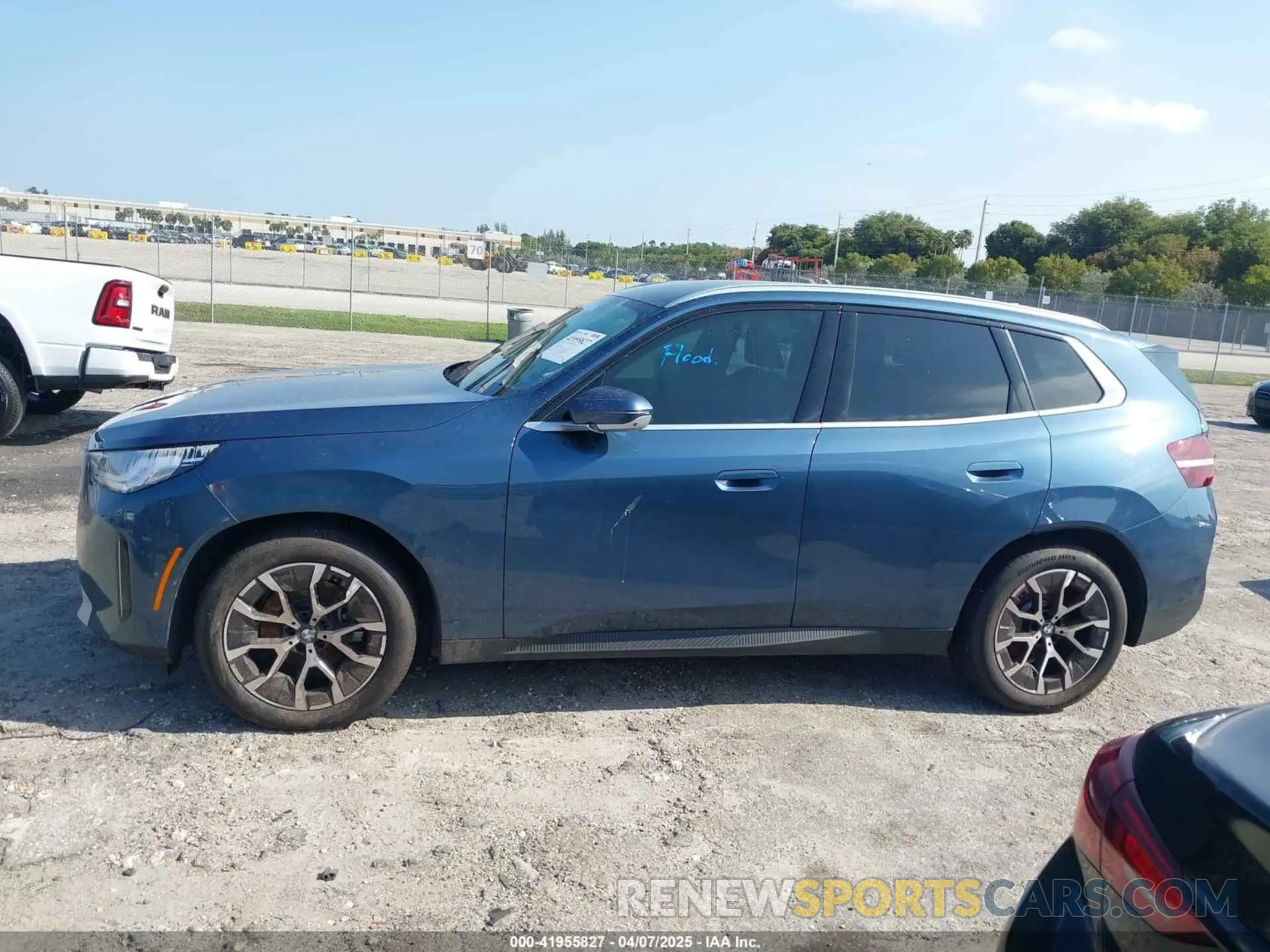 14 Photograph of a damaged car 5UX53GP09S9Y86411 BMW X3 2025