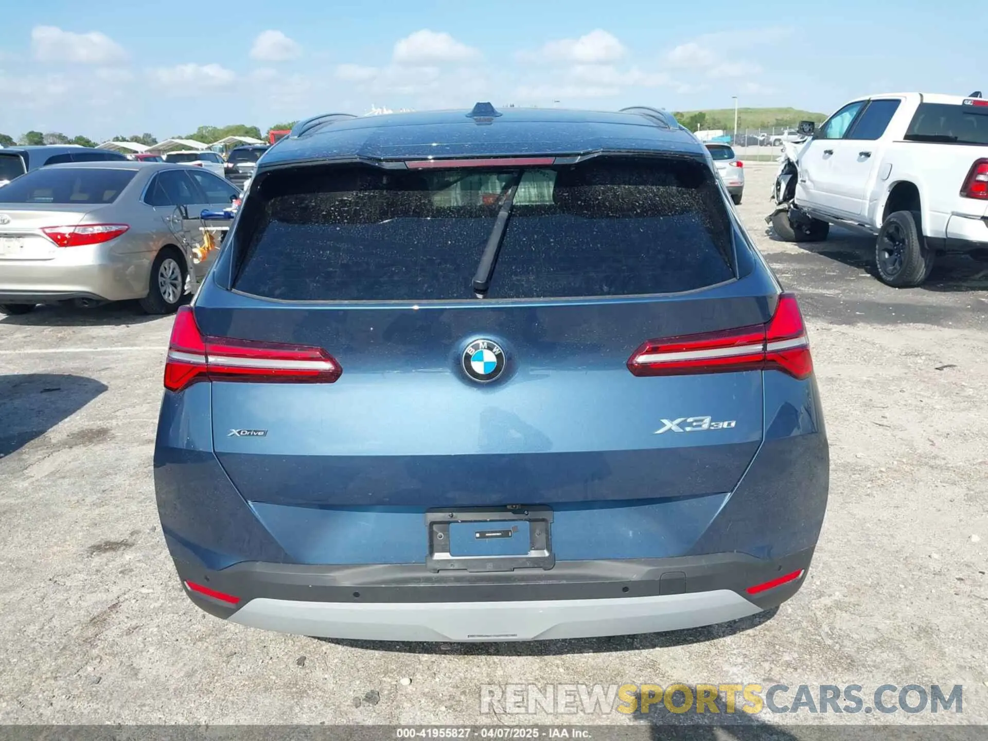 16 Photograph of a damaged car 5UX53GP09S9Y86411 BMW X3 2025