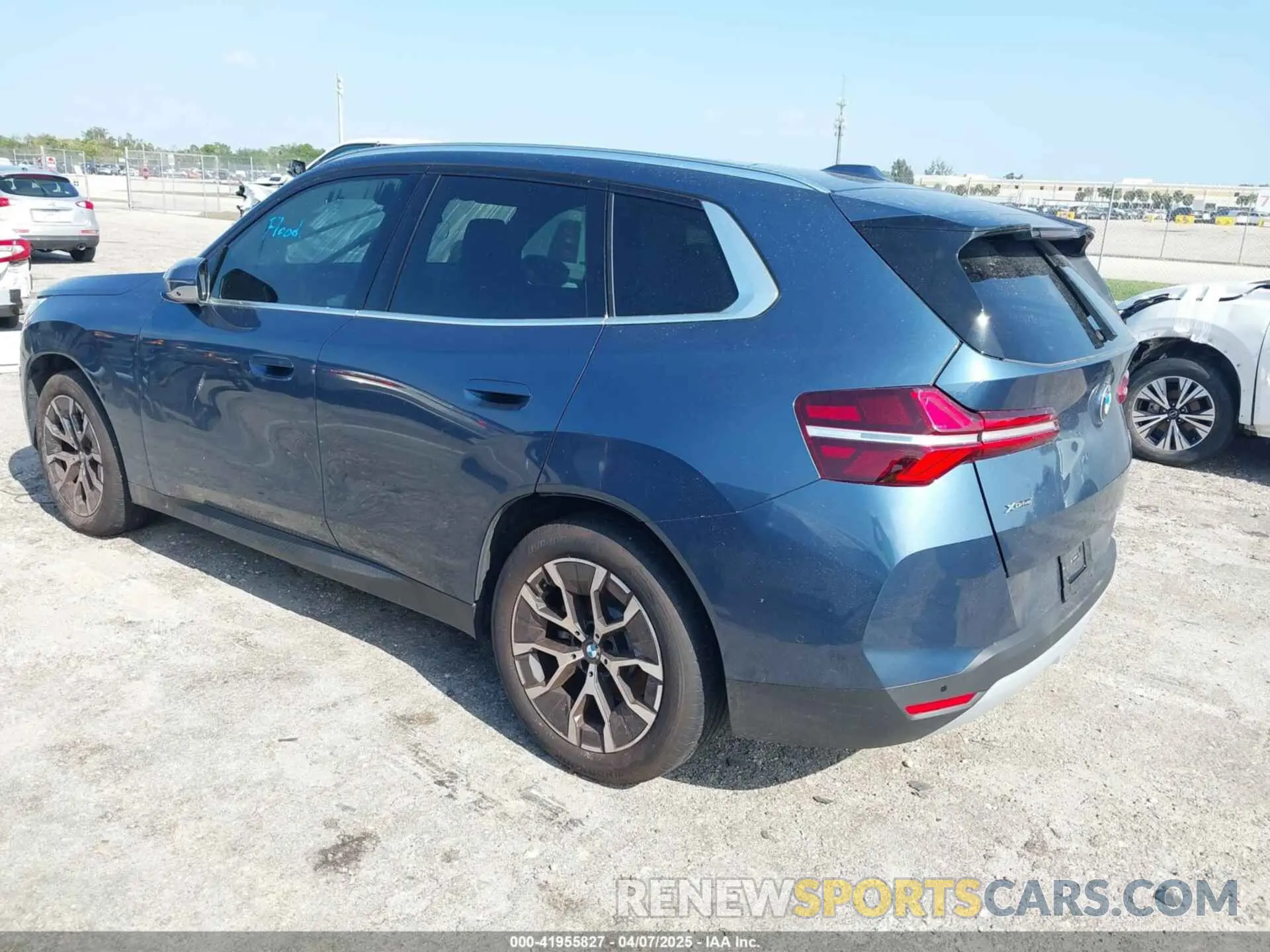 3 Photograph of a damaged car 5UX53GP09S9Y86411 BMW X3 2025