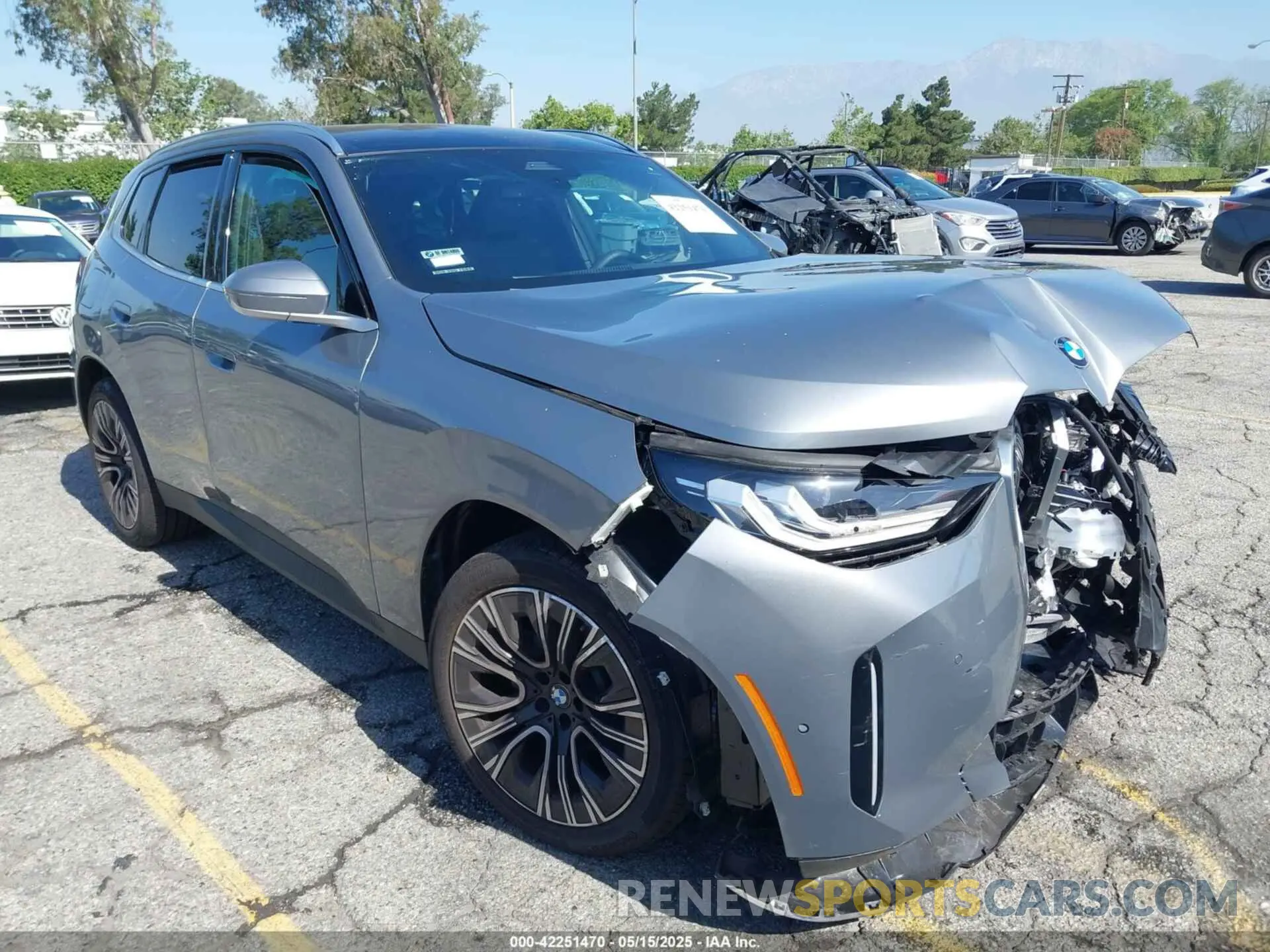 1 Photograph of a damaged car 5UX53GP09S9Y90216 BMW X3 2025