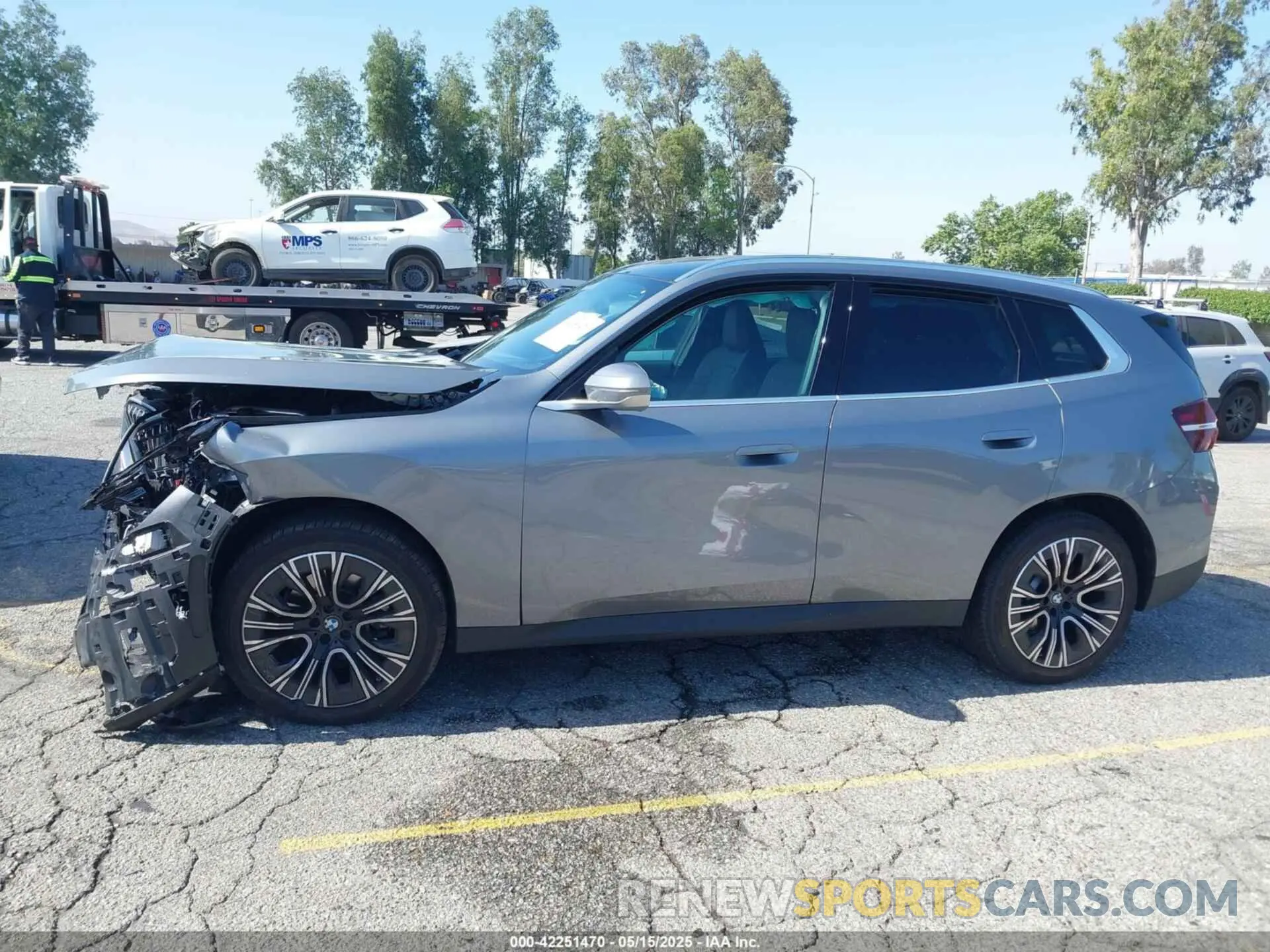 14 Photograph of a damaged car 5UX53GP09S9Y90216 BMW X3 2025