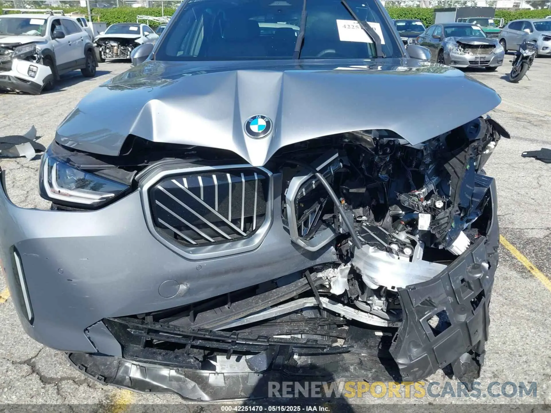 6 Photograph of a damaged car 5UX53GP09S9Y90216 BMW X3 2025