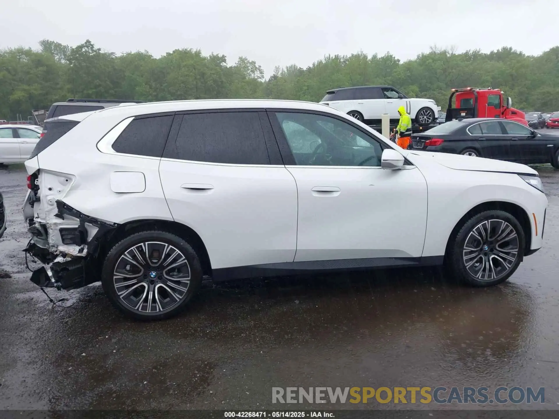 17 Photograph of a damaged car 5UX53GP09S9Z87528 BMW X3 2025