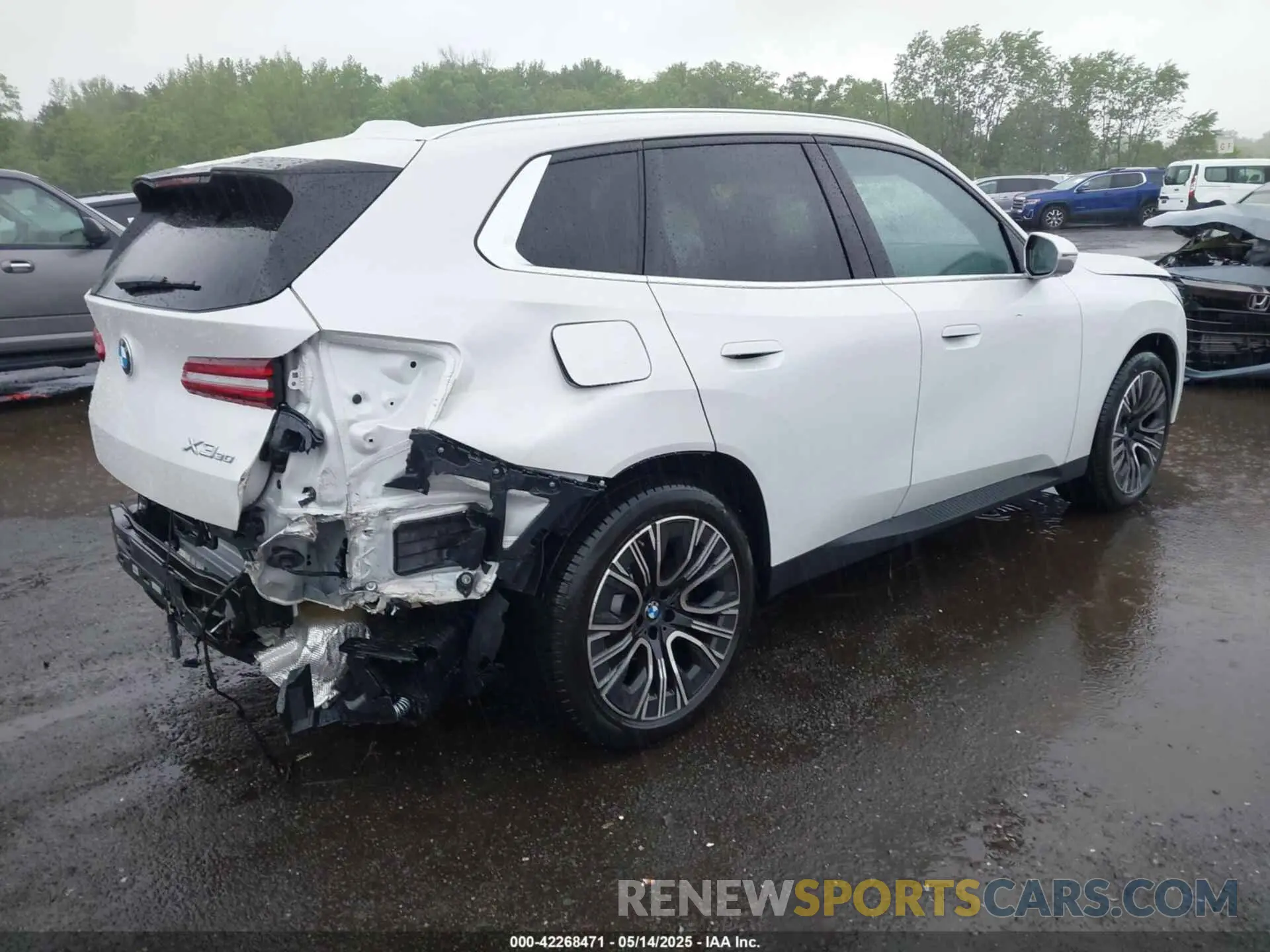 4 Photograph of a damaged car 5UX53GP09S9Z87528 BMW X3 2025