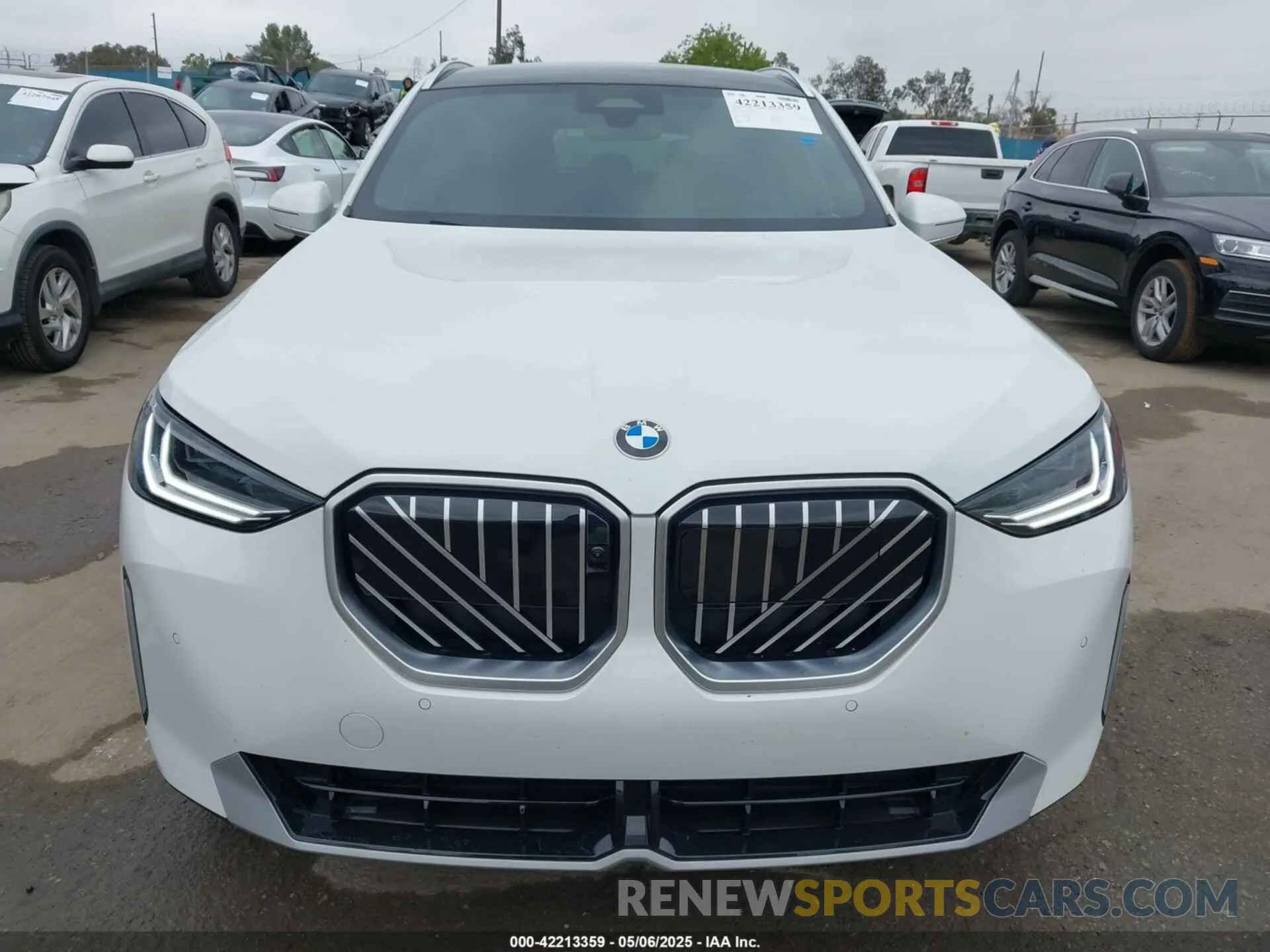 12 Photograph of a damaged car 5UX53GP09S9Z87898 BMW X3 2025
