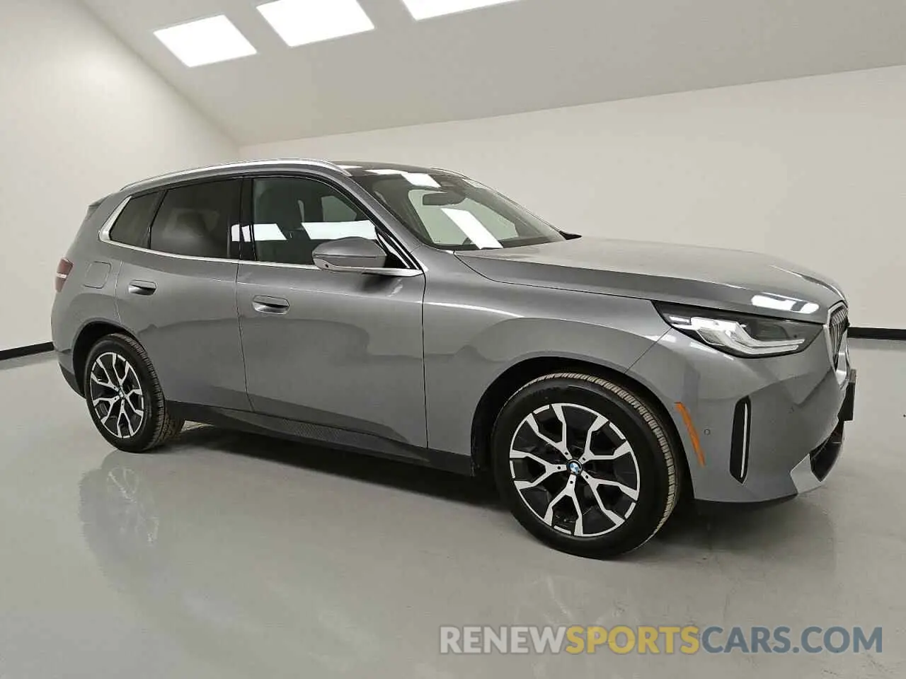 4 Photograph of a damaged car 5UX53GP06S9Z27383 BMW X3 30 XDRI 2025