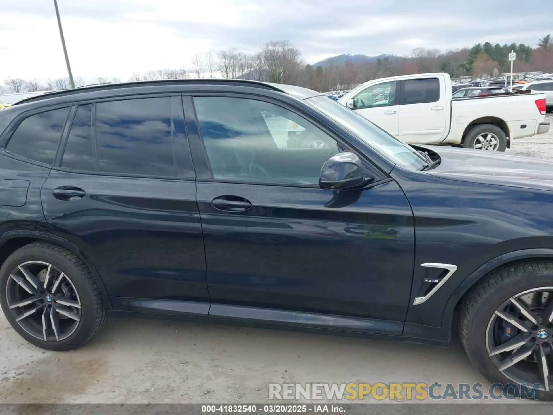 13 Photograph of a damaged car 5YMTS0C01L9B31645 BMW X3 M 2020