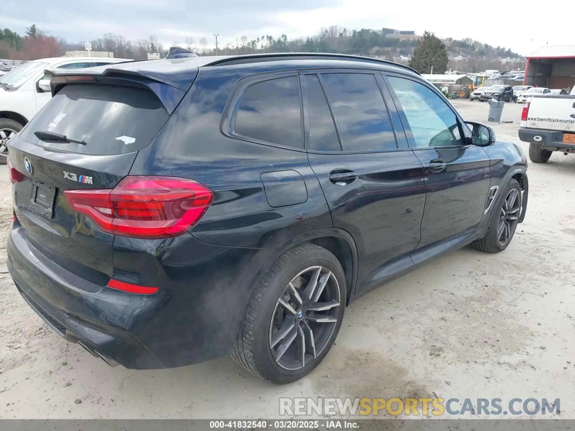 4 Photograph of a damaged car 5YMTS0C01L9B31645 BMW X3 M 2020