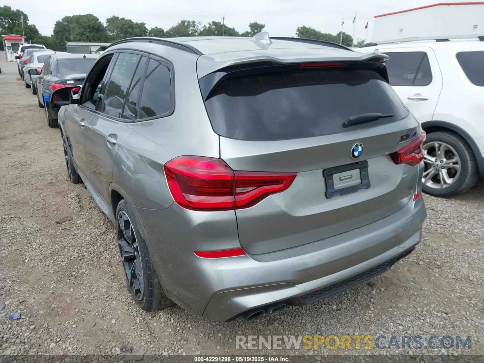 3 Photograph of a damaged car 5YMTS0C02LLT10003 BMW X3 M 2020