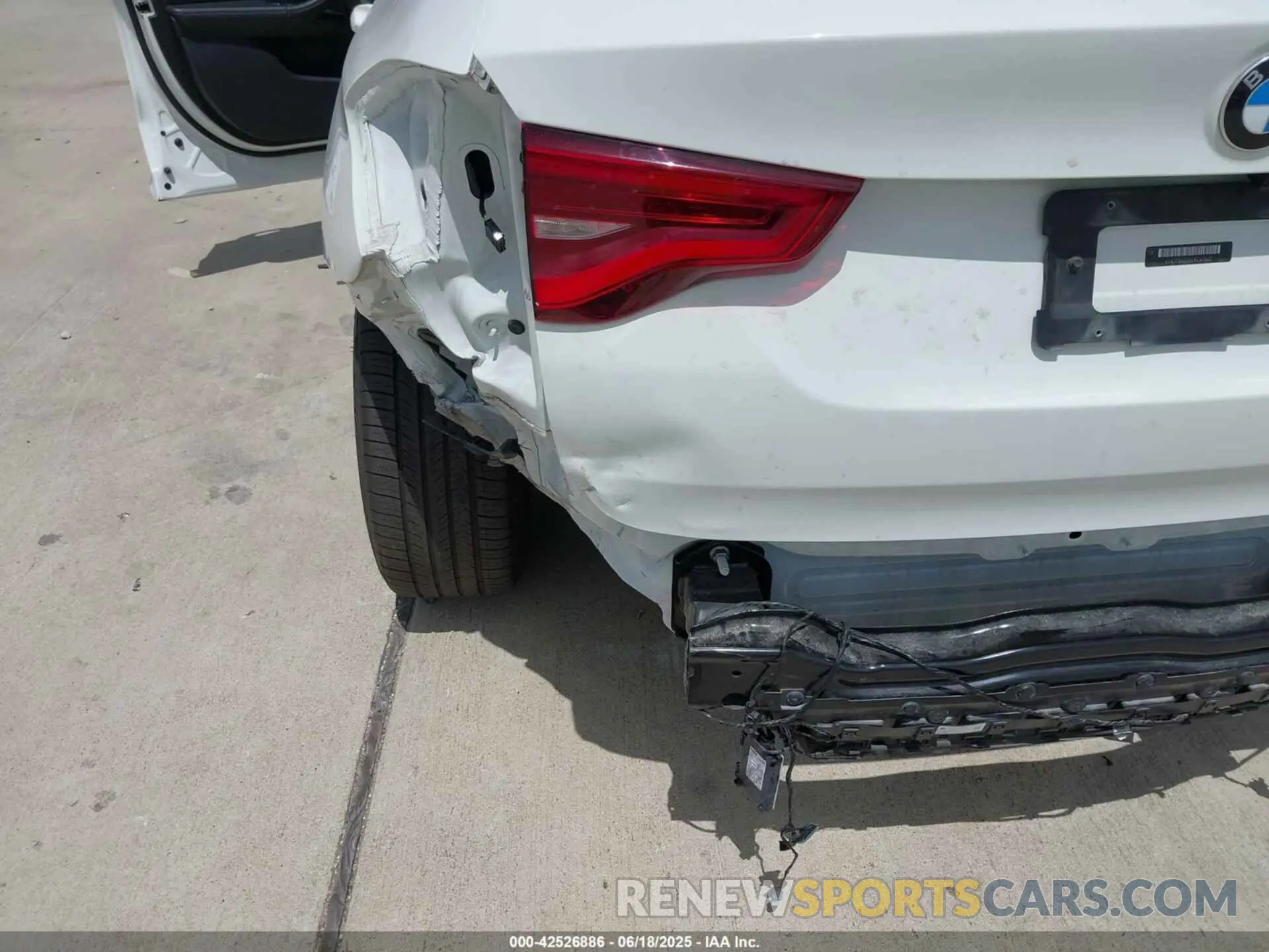 6 Photograph of a damaged car 5YMTS0C05L9C87865 BMW X3 M 2020