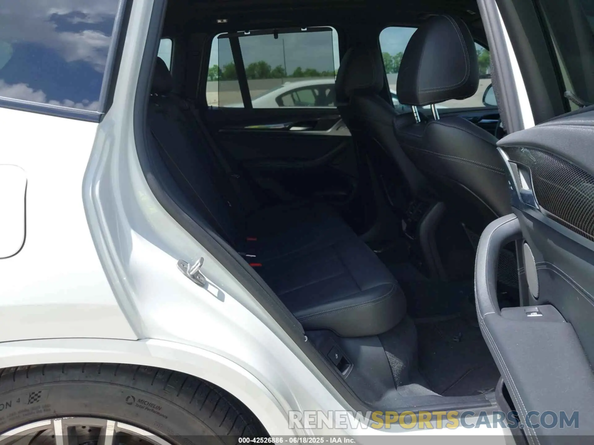 8 Photograph of a damaged car 5YMTS0C05L9C87865 BMW X3 M 2020