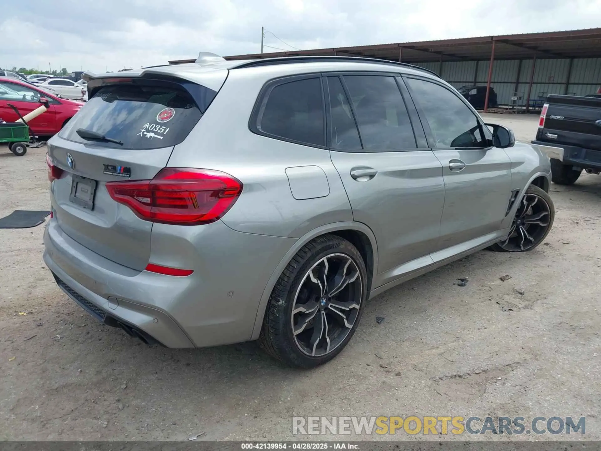4 Photograph of a damaged car 5YMTS0C08L9B36986 BMW X3 M 2020