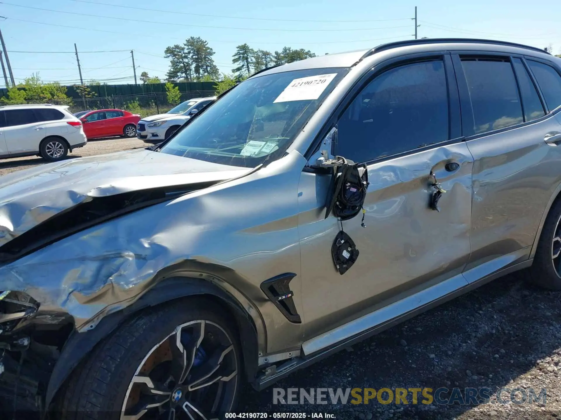 19 Photograph of a damaged car 5YMTS0C01M9G99914 BMW X3 M 2021