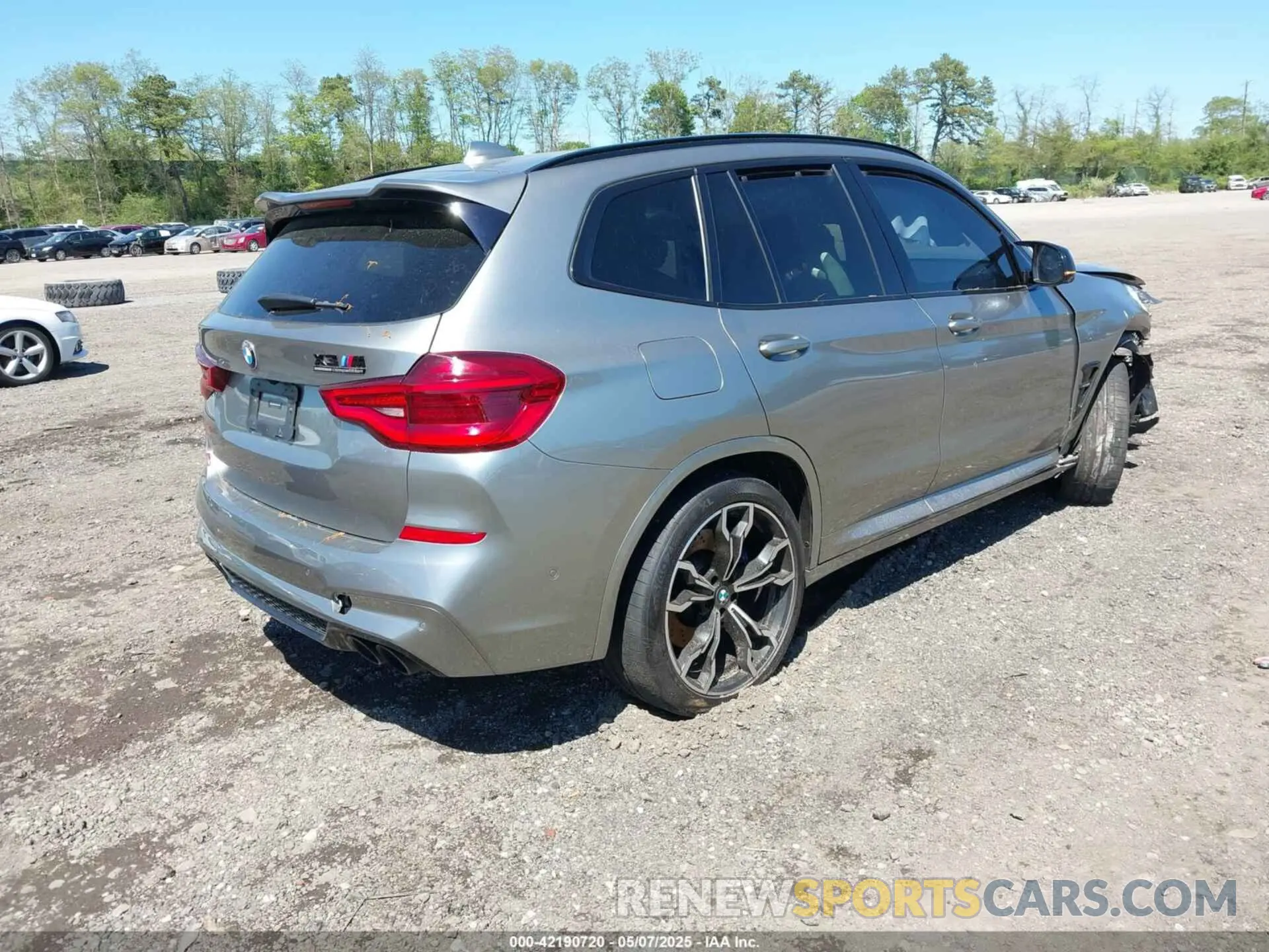 4 Photograph of a damaged car 5YMTS0C01M9G99914 BMW X3 M 2021