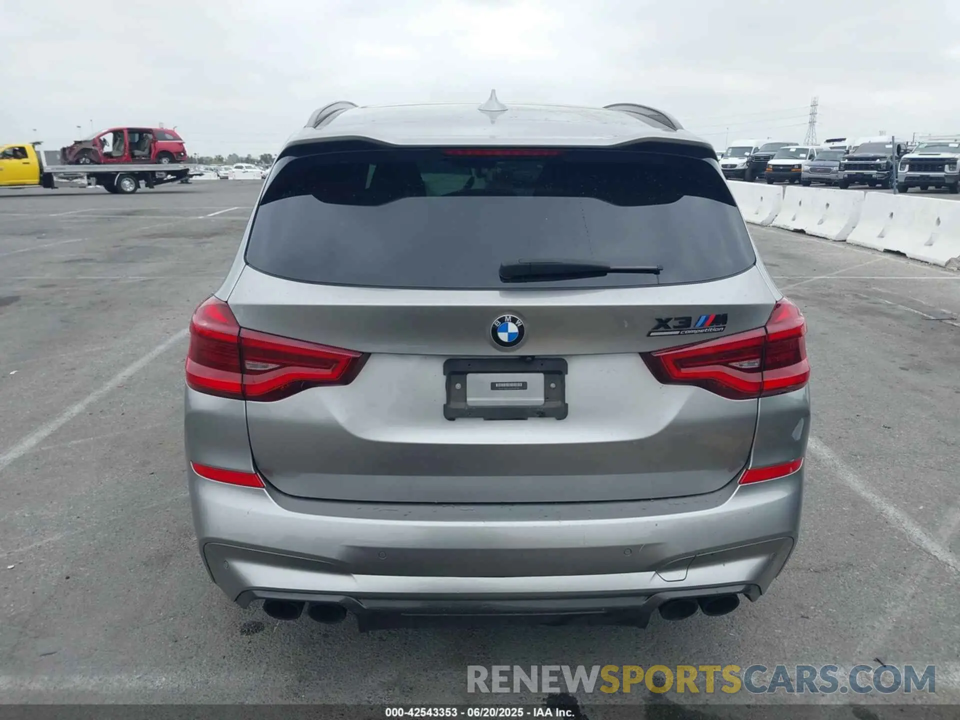 17 Photograph of a damaged car 5YMTS0C0XM9H37480 BMW X3 M 2021