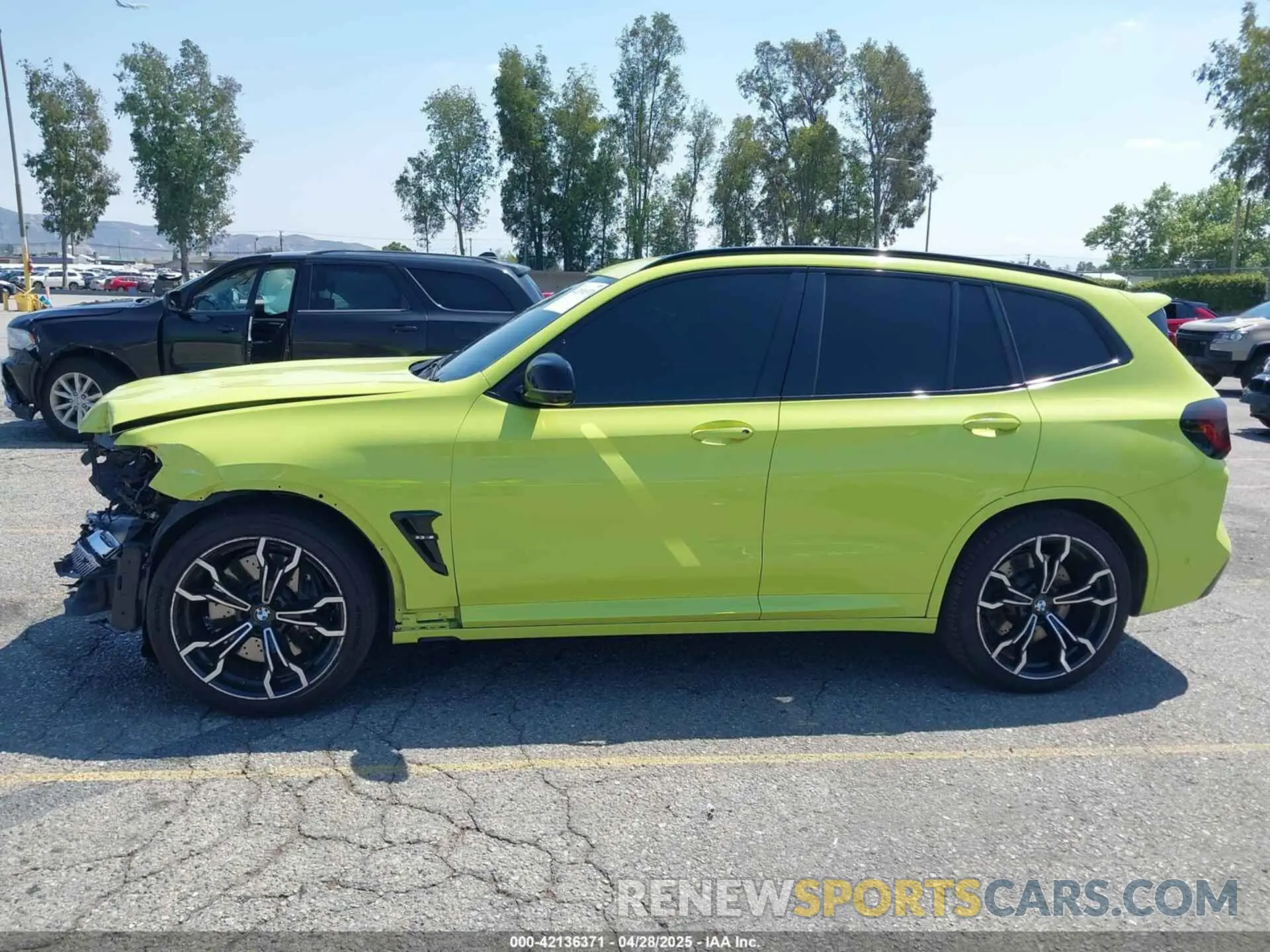 15 Photograph of a damaged car 5YM13EC02N9K07973 BMW X3 M 2022