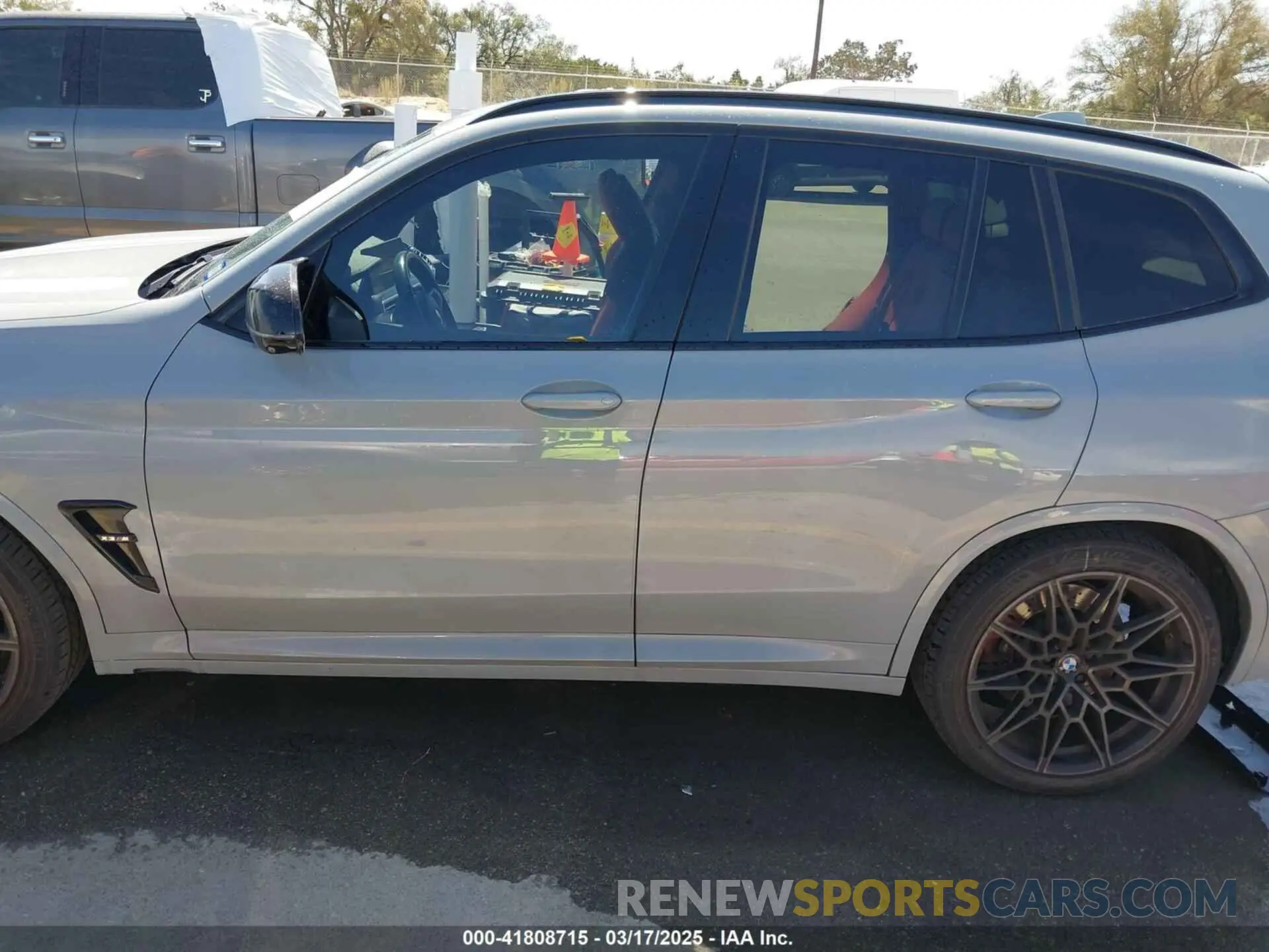 15 Photograph of a damaged car 5YM13EC03N9L12134 BMW X3 M 2022
