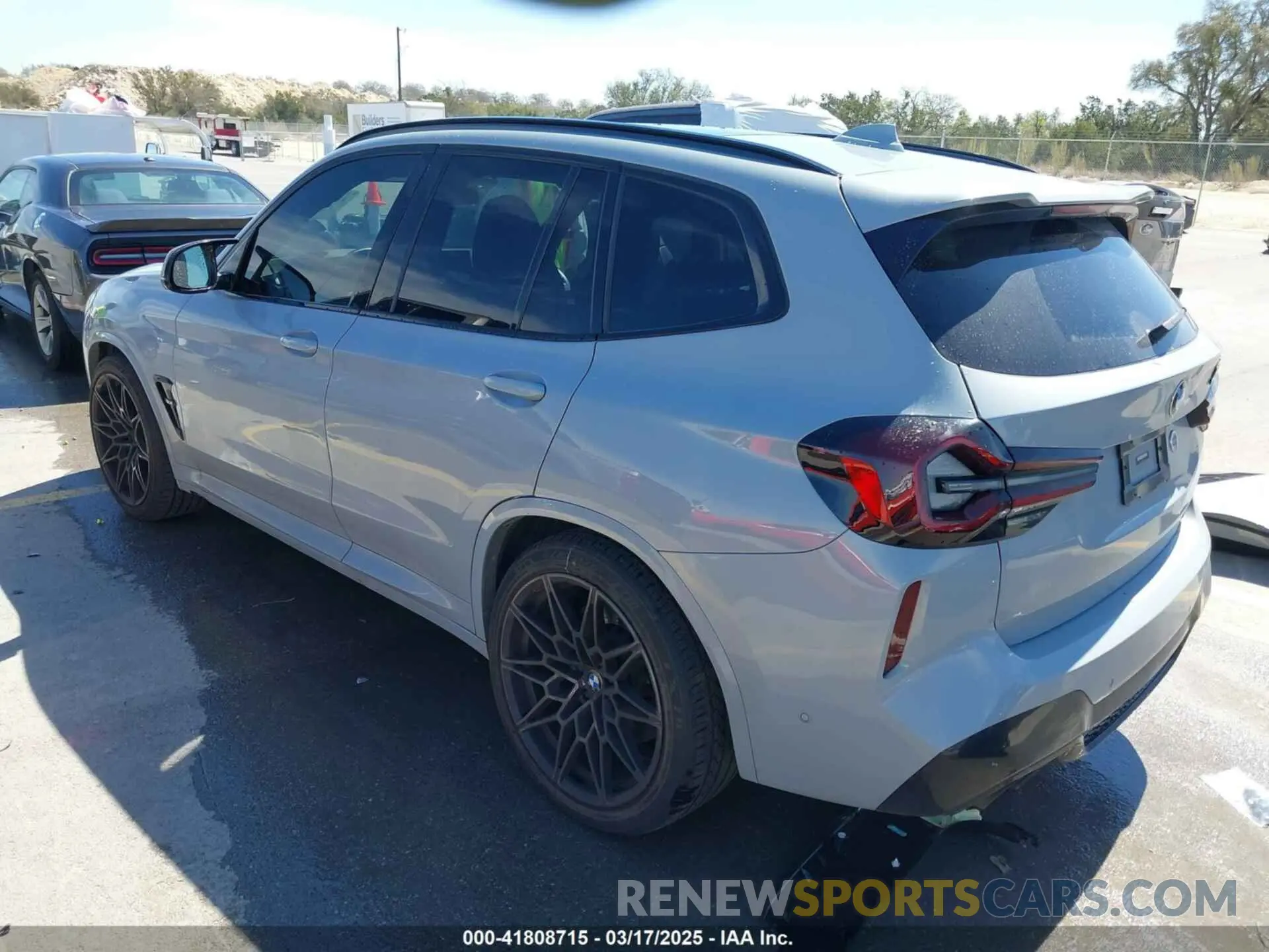 3 Photograph of a damaged car 5YM13EC03N9L12134 BMW X3 M 2022