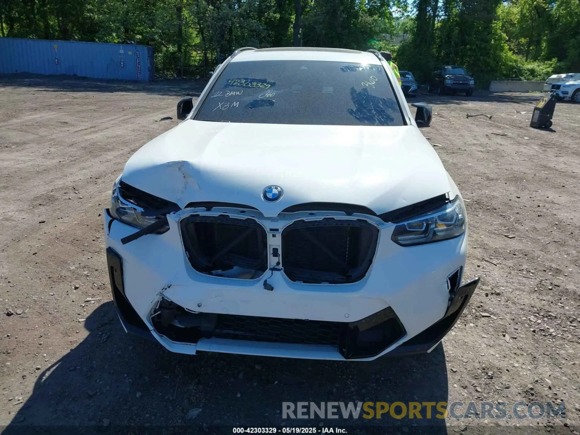12 Photograph of a damaged car 5YM13EC05N9J35019 BMW X3 M 2022
