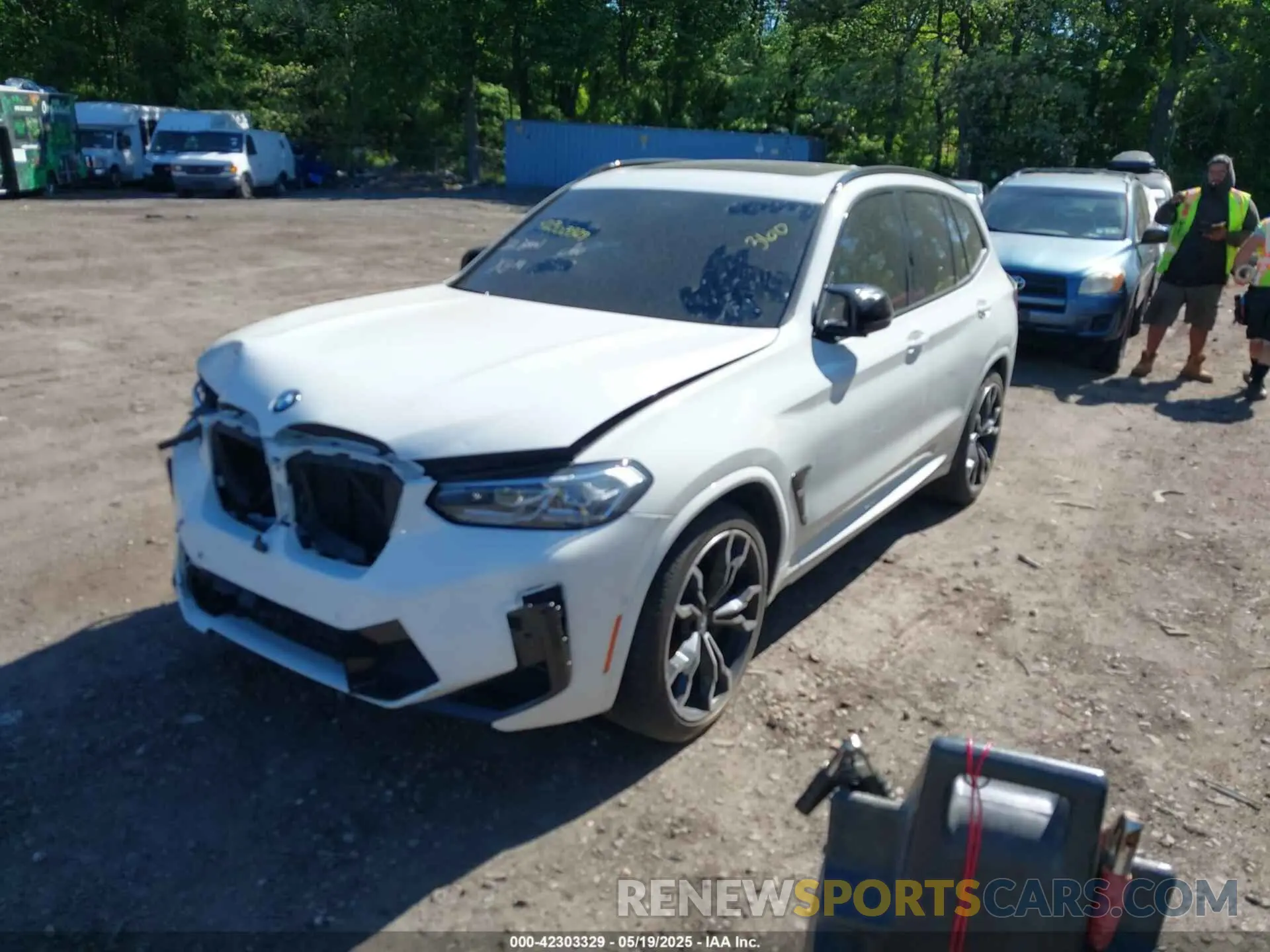 2 Photograph of a damaged car 5YM13EC05N9J35019 BMW X3 M 2022