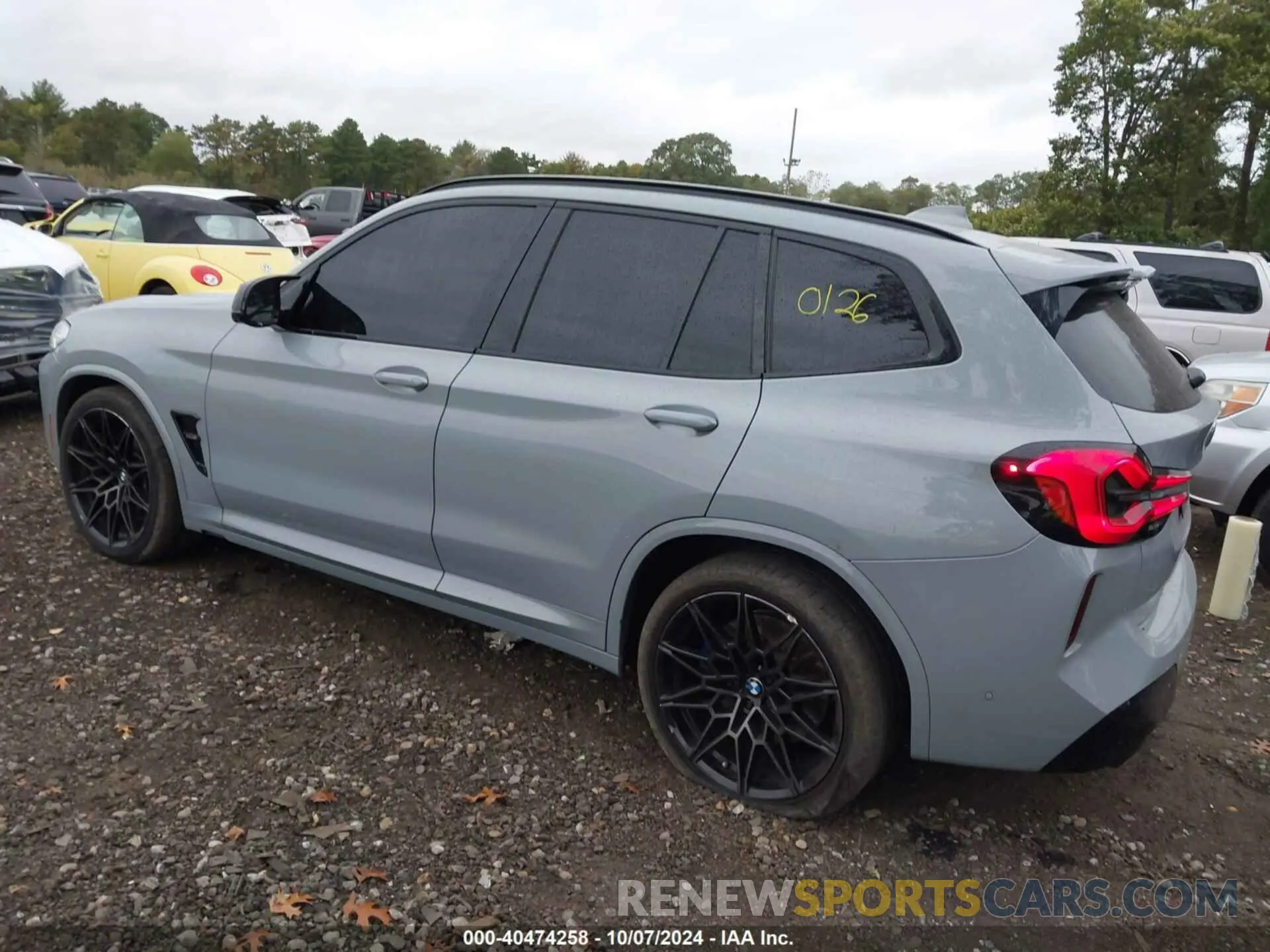 3 Photograph of a damaged car 5YM13EC05N9J89470 BMW X3 M 2022