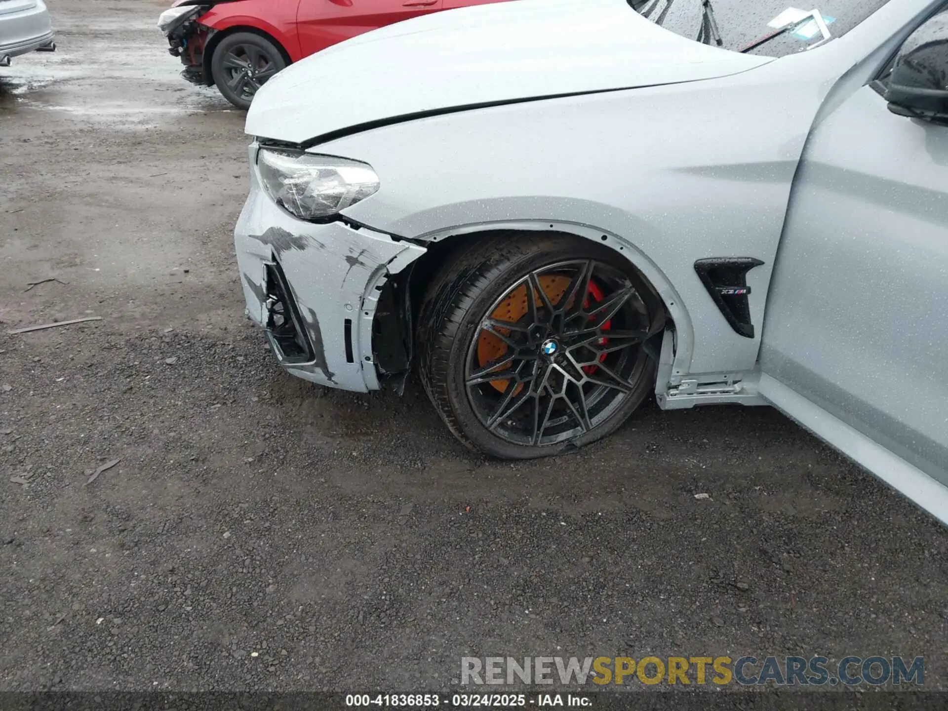17 Photograph of a damaged car 5YM13EC00R9W09223 BMW X3 M 2024