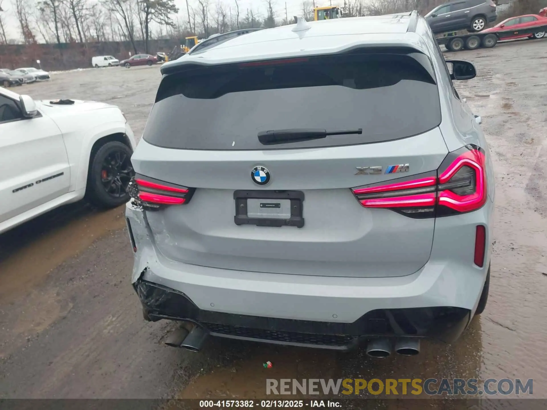 16 Photograph of a damaged car 5YM13EC05R9U21409 BMW X3 M 2024