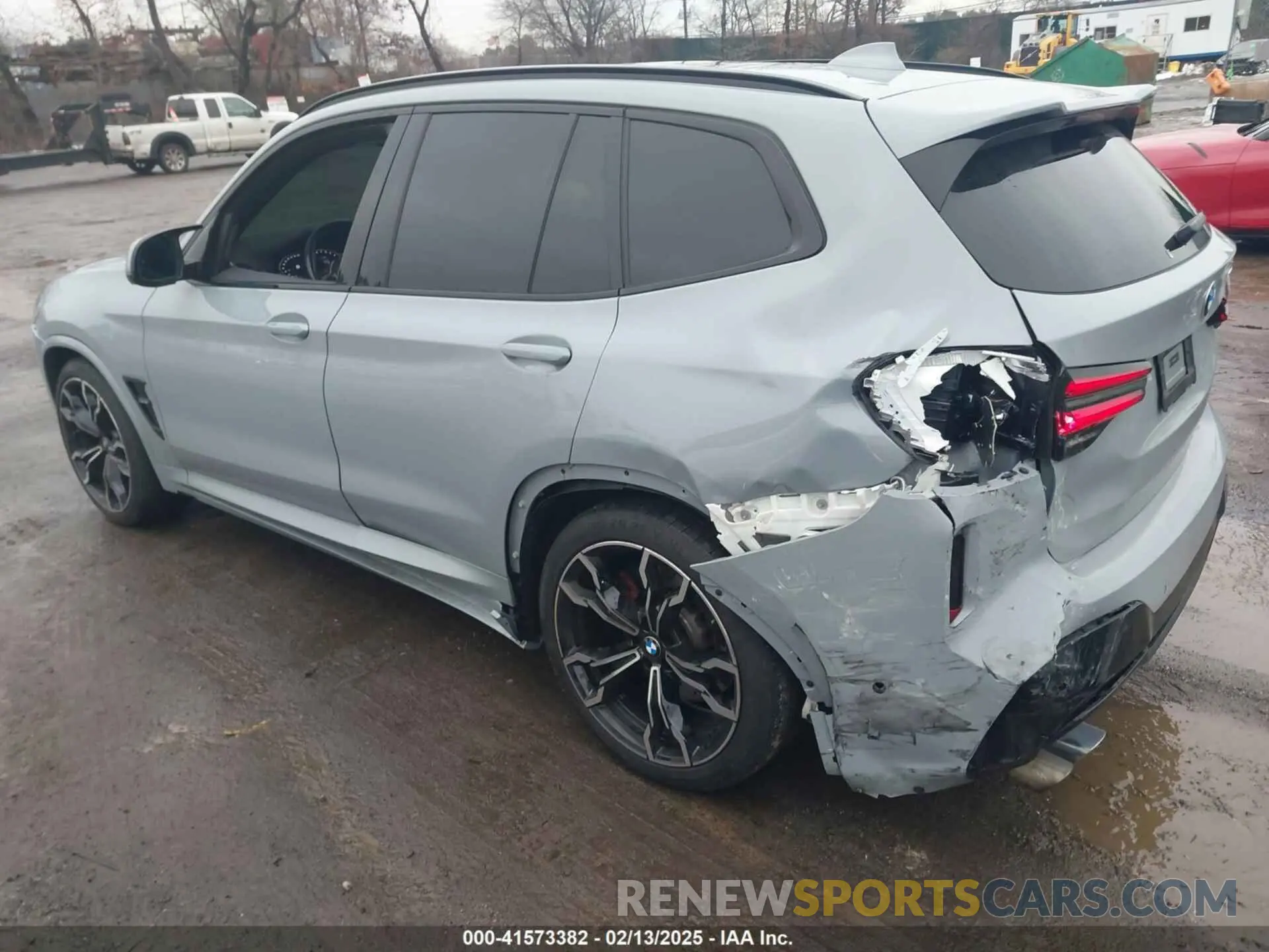 3 Photograph of a damaged car 5YM13EC05R9U21409 BMW X3 M 2024