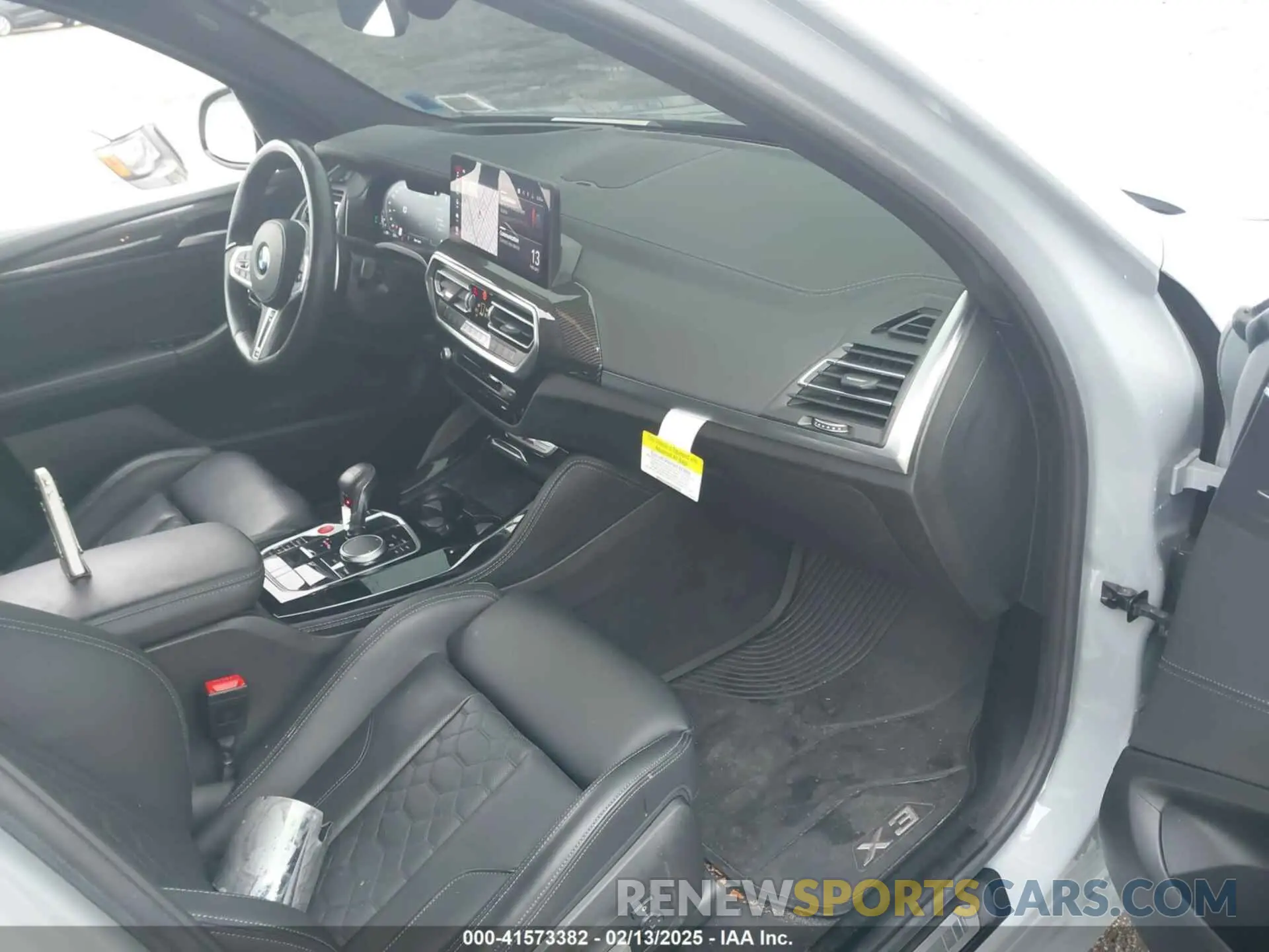 5 Photograph of a damaged car 5YM13EC05R9U21409 BMW X3 M 2024