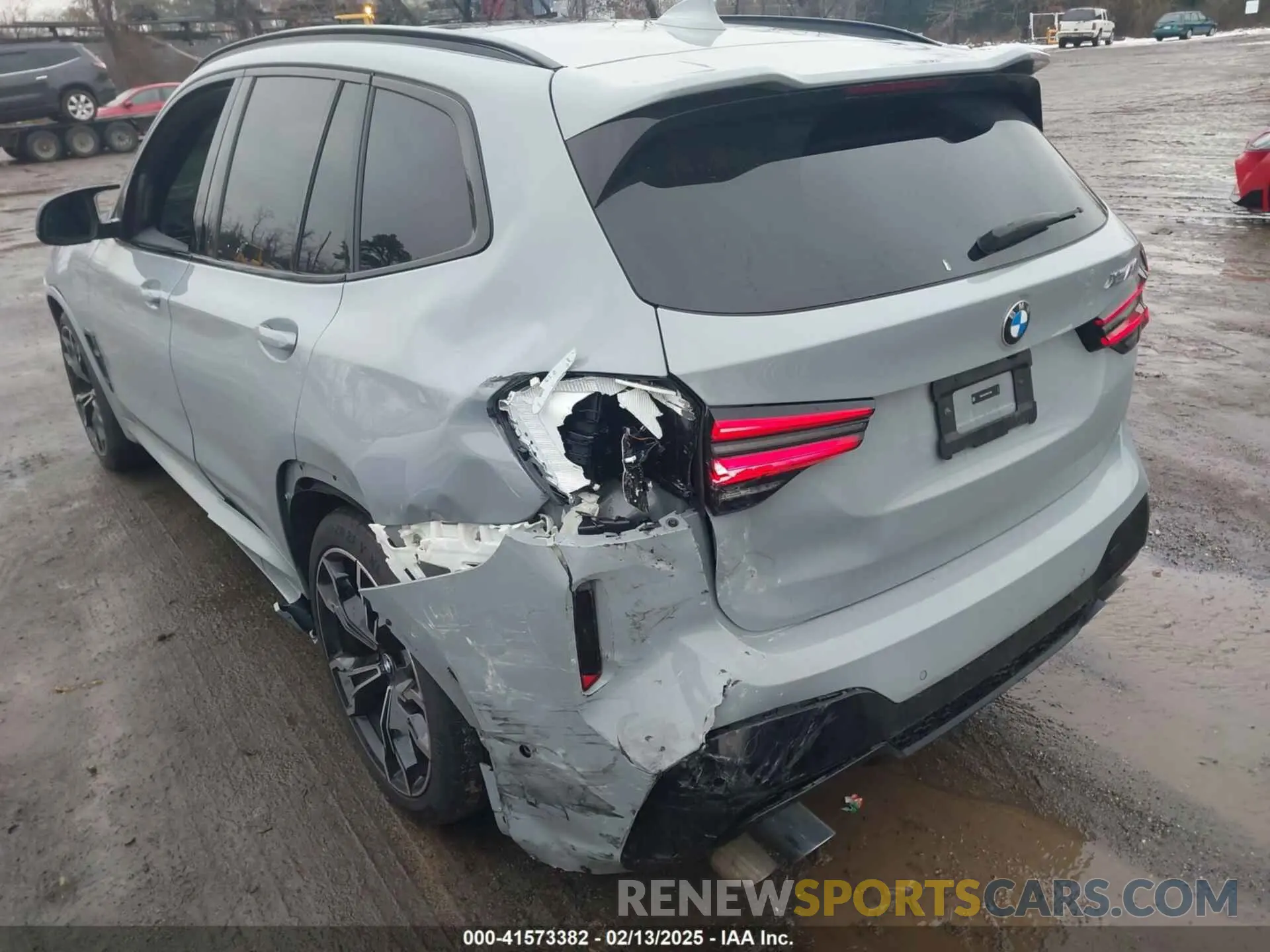 6 Photograph of a damaged car 5YM13EC05R9U21409 BMW X3 M 2024