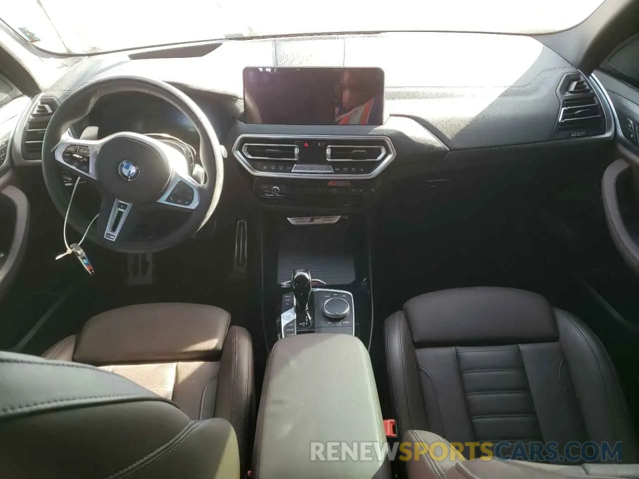 8 Photograph of a damaged car 5UX83DP01N9L87327 BMW X3 M40I 2022