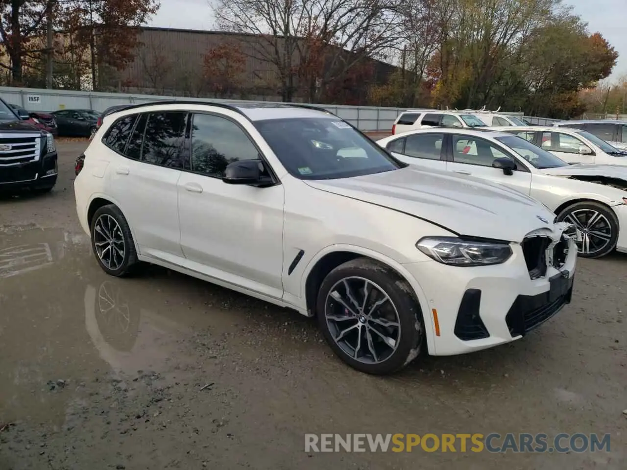 4 Photograph of a damaged car 5UX83DP04N9K02395 BMW X3 M40I 2022