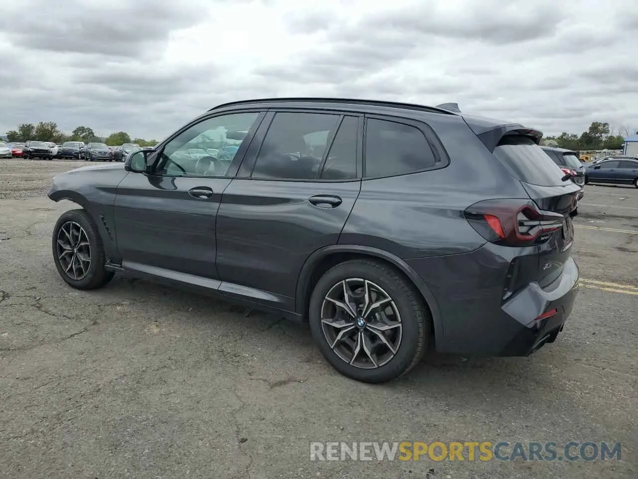 2 Photograph of a damaged car 5UX83DP04N9K80160 BMW X3 M40I 2022