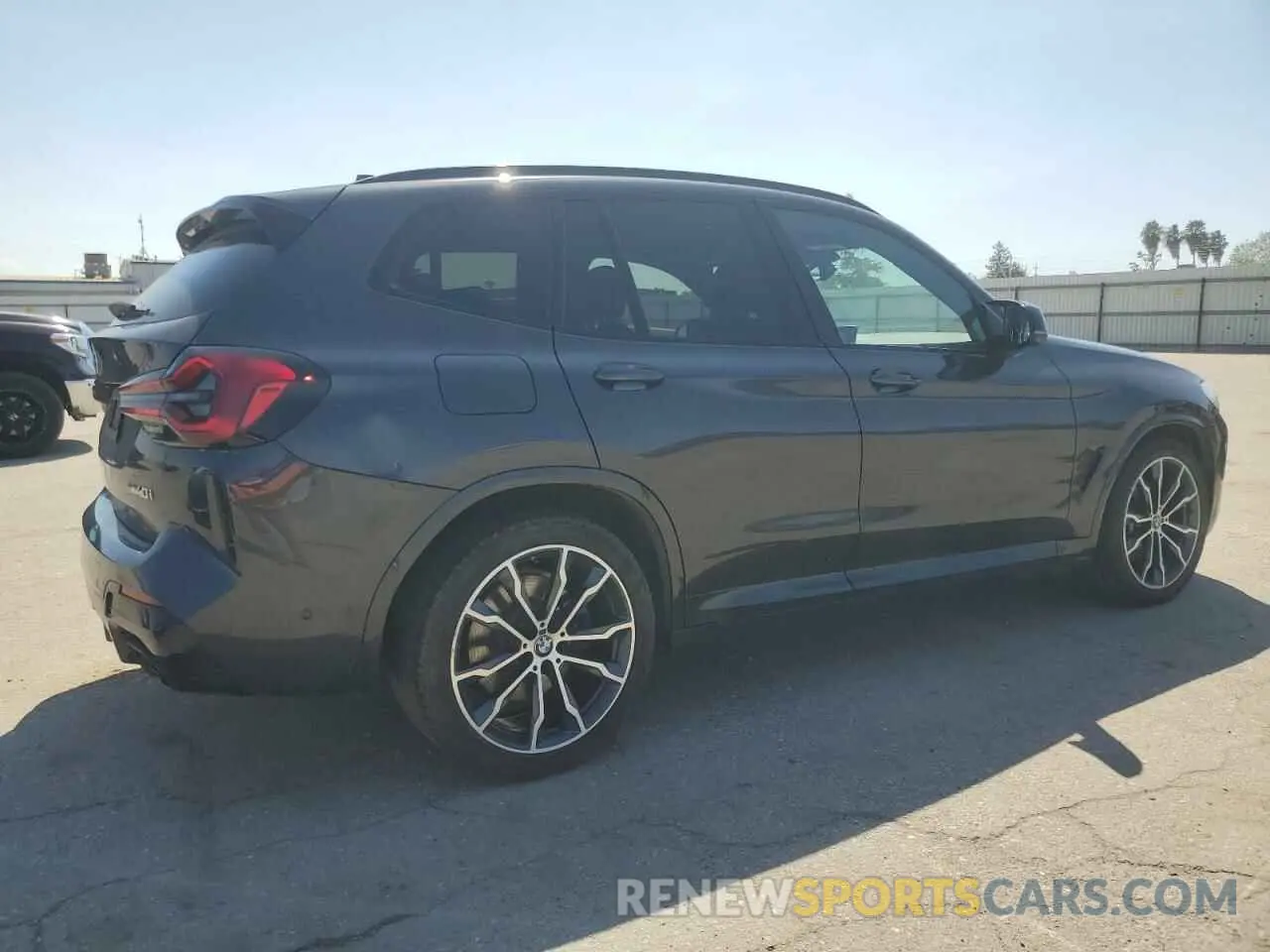 3 Photograph of a damaged car 5UX83DP06N9J37372 BMW X3 M40I 2022