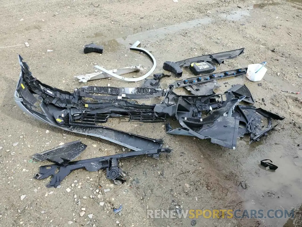 13 Photograph of a damaged car 5UX83DP09N9J74884 BMW X3 M40I 2022