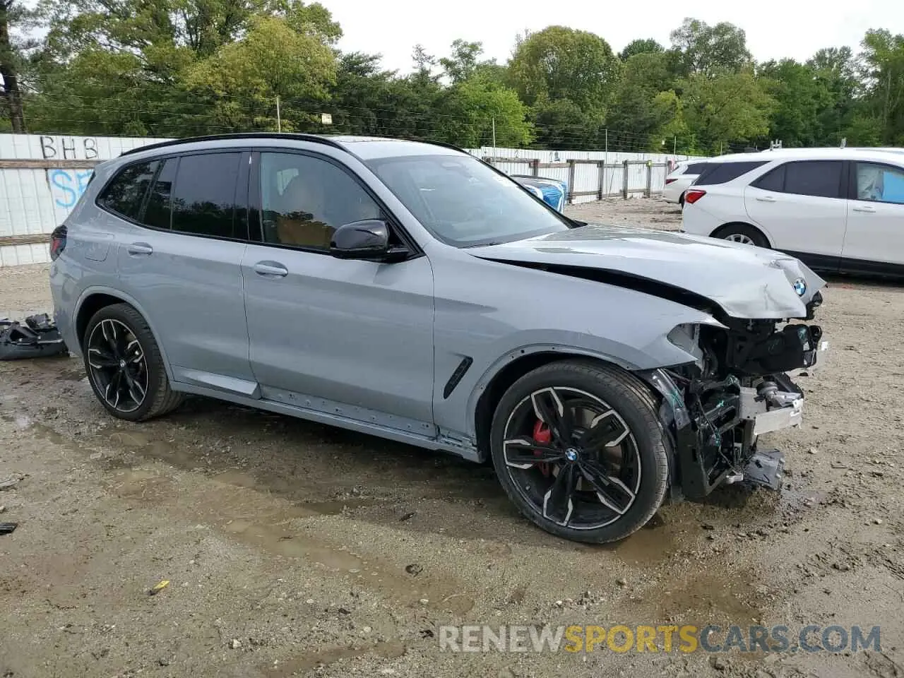 4 Photograph of a damaged car 5UX83DP09N9J74884 BMW X3 M40I 2022
