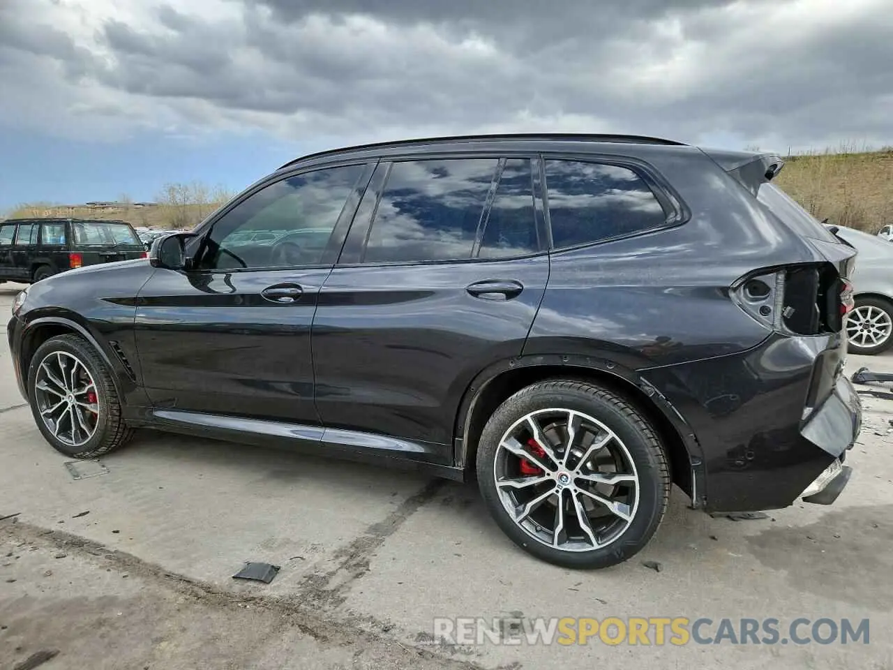 2 Photograph of a damaged car 5UX83DP0XP9P69052 BMW X3 M40I 2023