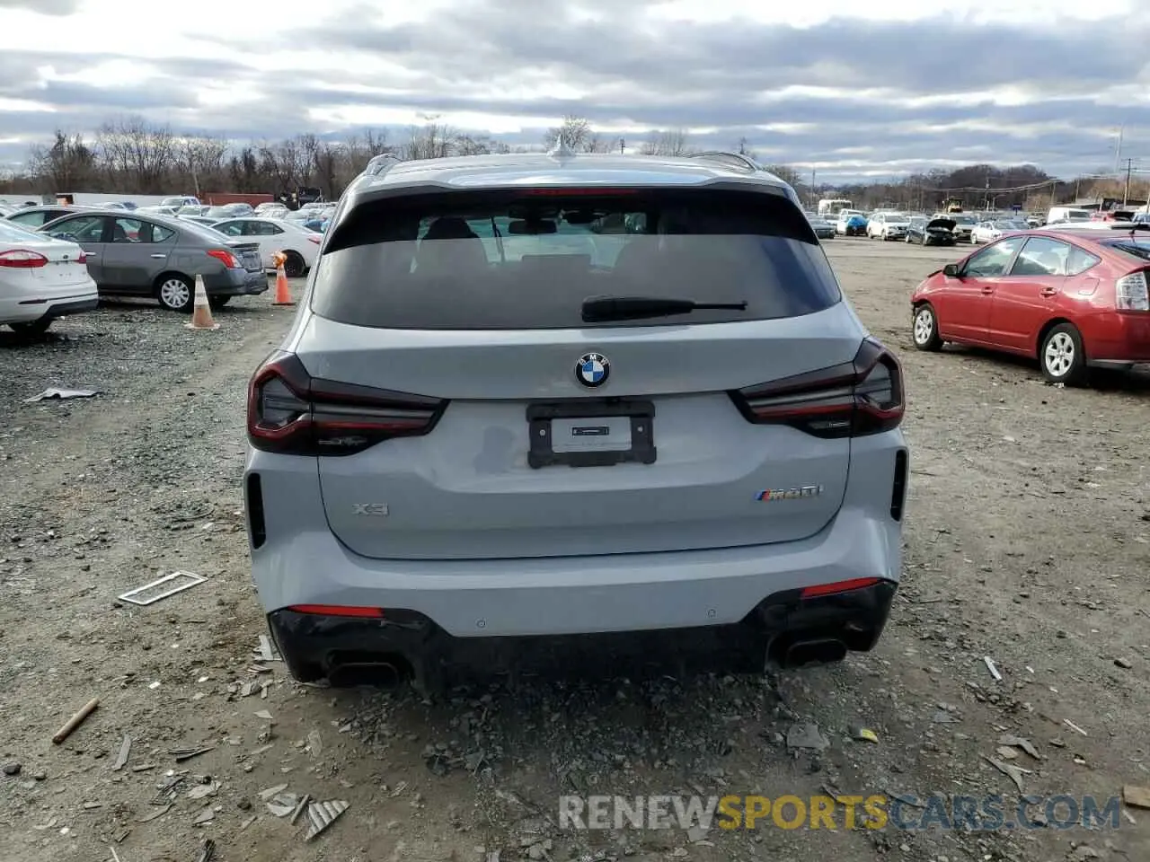 6 Photograph of a damaged car 5UX83DP01R9W43956 BMW X3 M40I 2024
