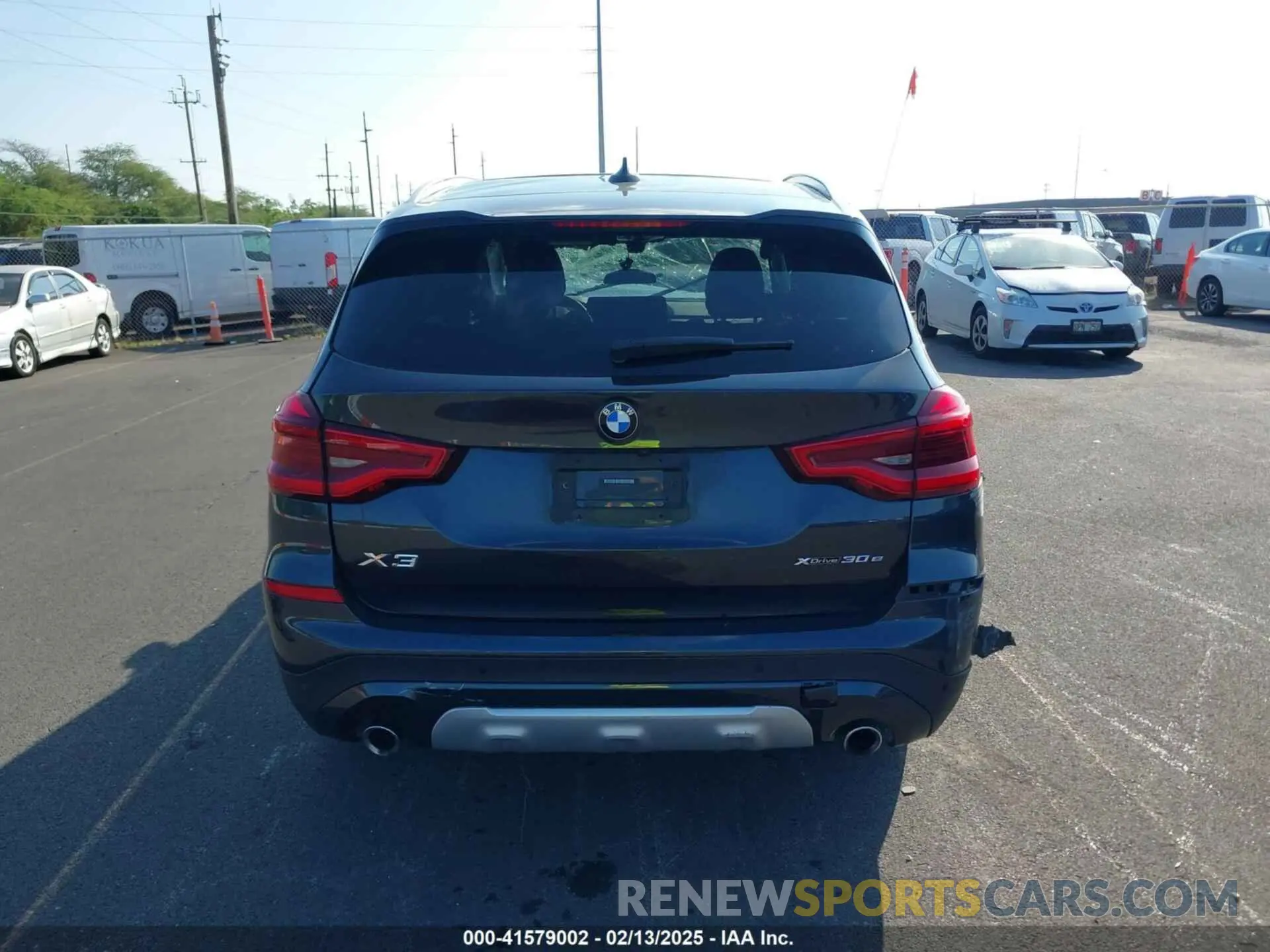 17 Photograph of a damaged car 5UXTS1C07L9D22483 BMW X3 PHEV 2020