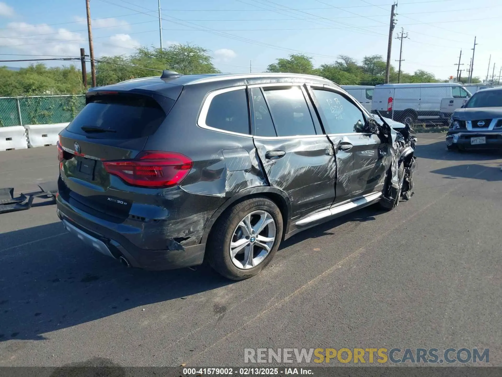 4 Photograph of a damaged car 5UXTS1C07L9D22483 BMW X3 PHEV 2020