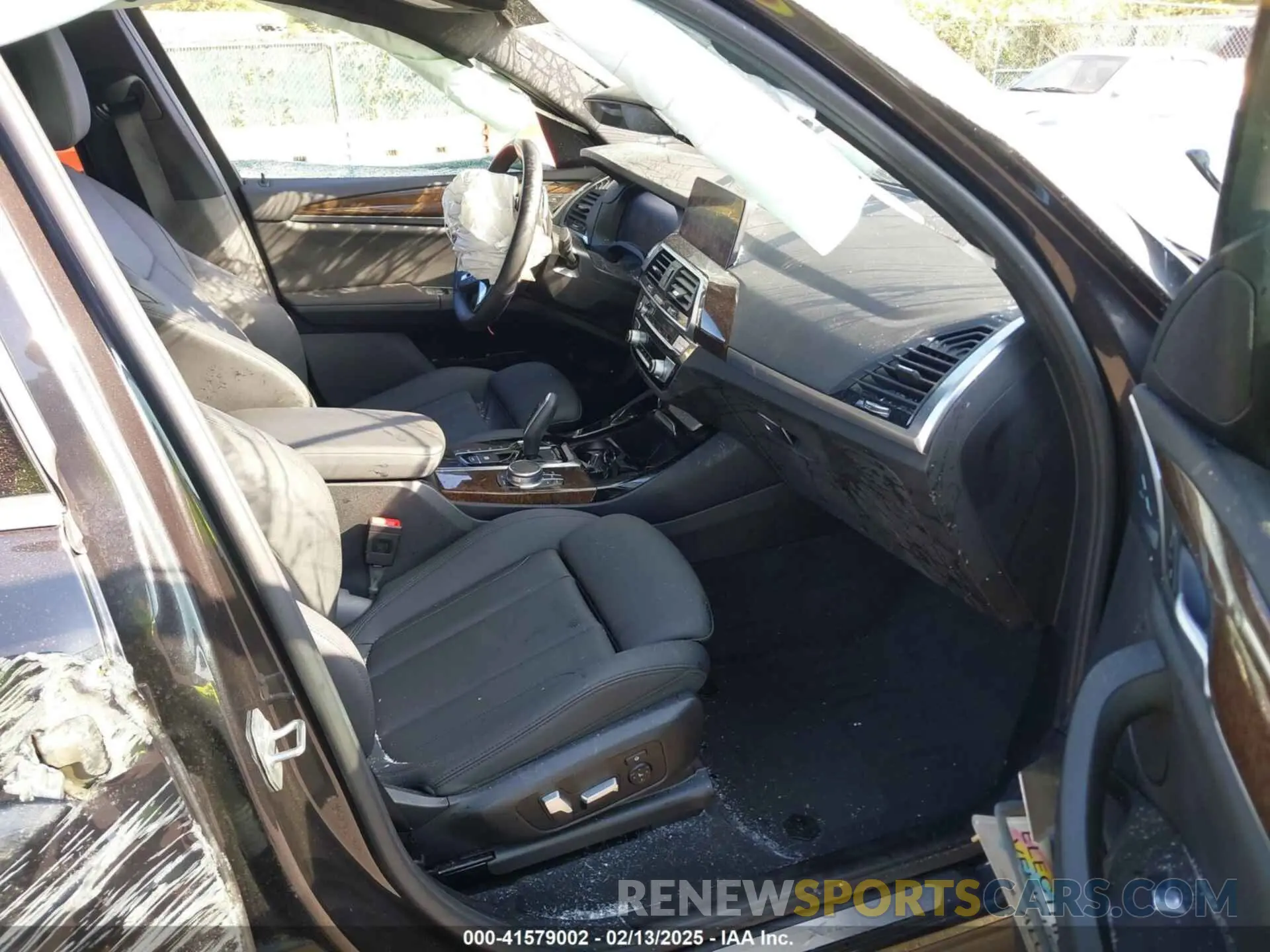 5 Photograph of a damaged car 5UXTS1C07L9D22483 BMW X3 PHEV 2020