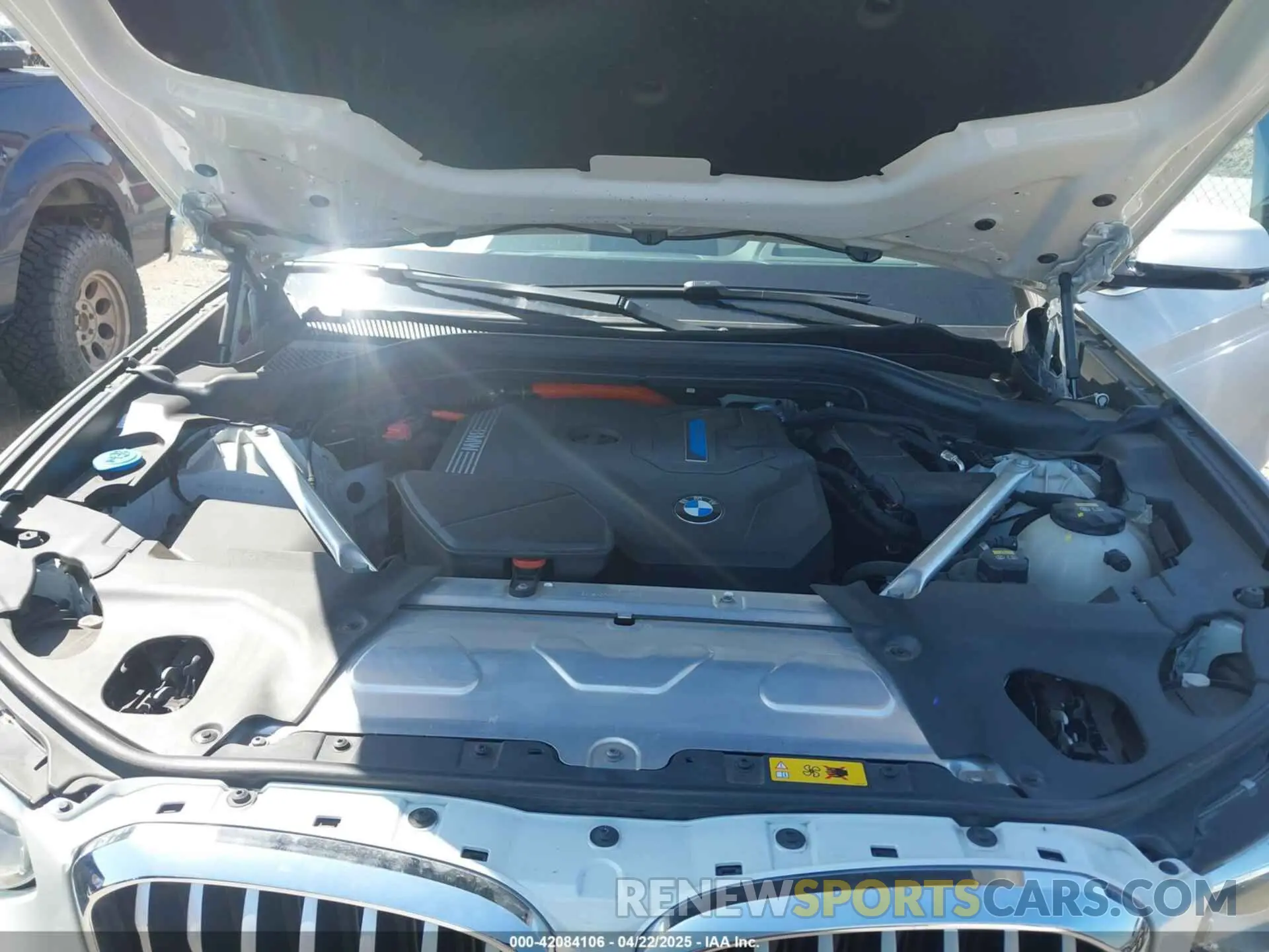 10 Photograph of a damaged car 5UXTS1C02M9F71923 BMW X3 PHEV 2021