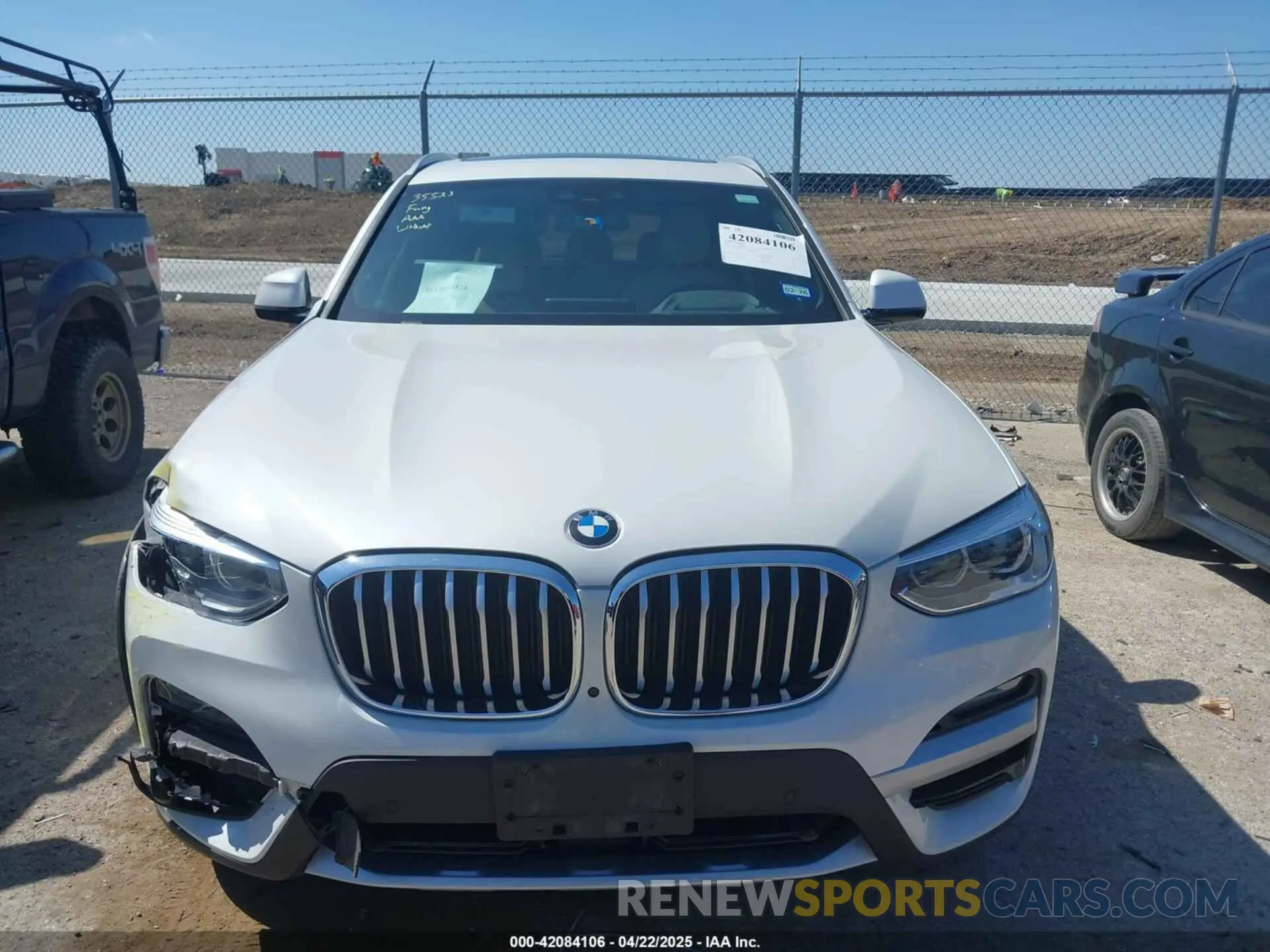 12 Photograph of a damaged car 5UXTS1C02M9F71923 BMW X3 PHEV 2021