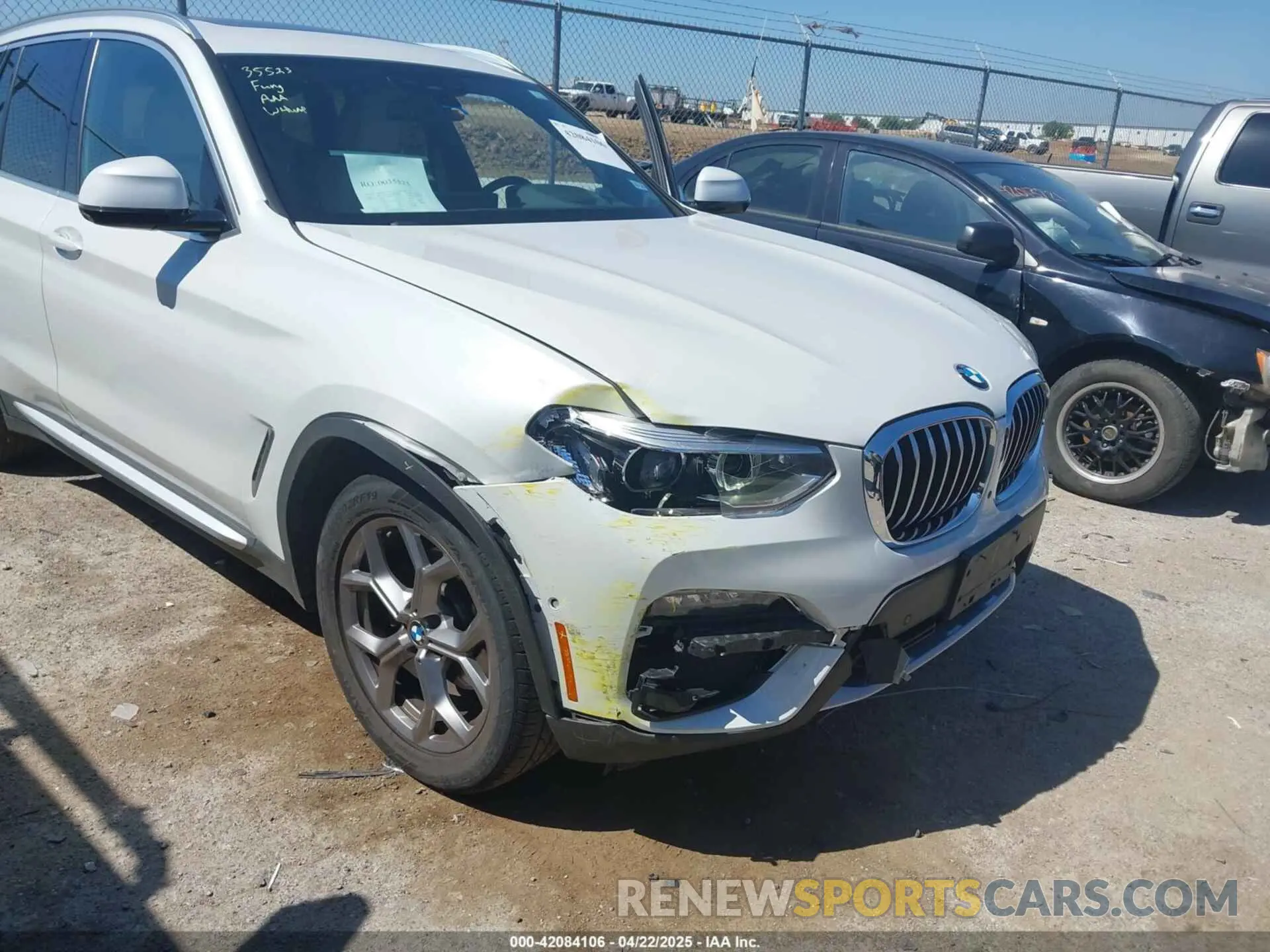 6 Photograph of a damaged car 5UXTS1C02M9F71923 BMW X3 PHEV 2021