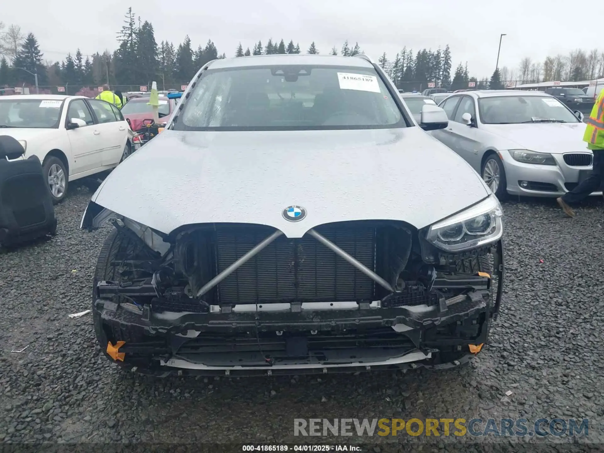 13 Photograph of a damaged car 5UXTS1C05M9F20190 BMW X3 PHEV 2021