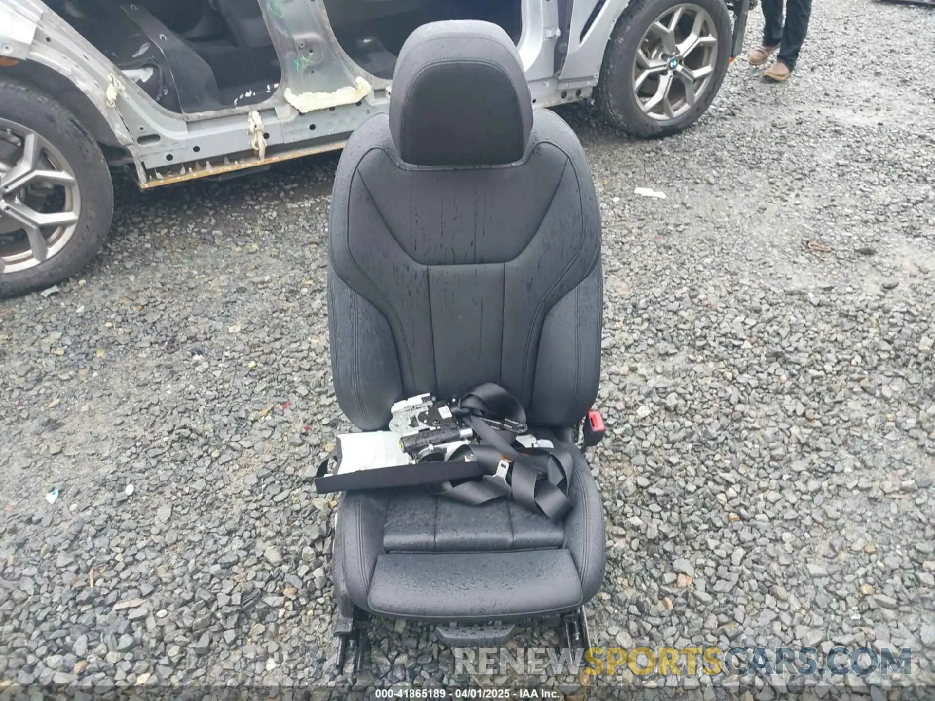 18 Photograph of a damaged car 5UXTS1C05M9F20190 BMW X3 PHEV 2021