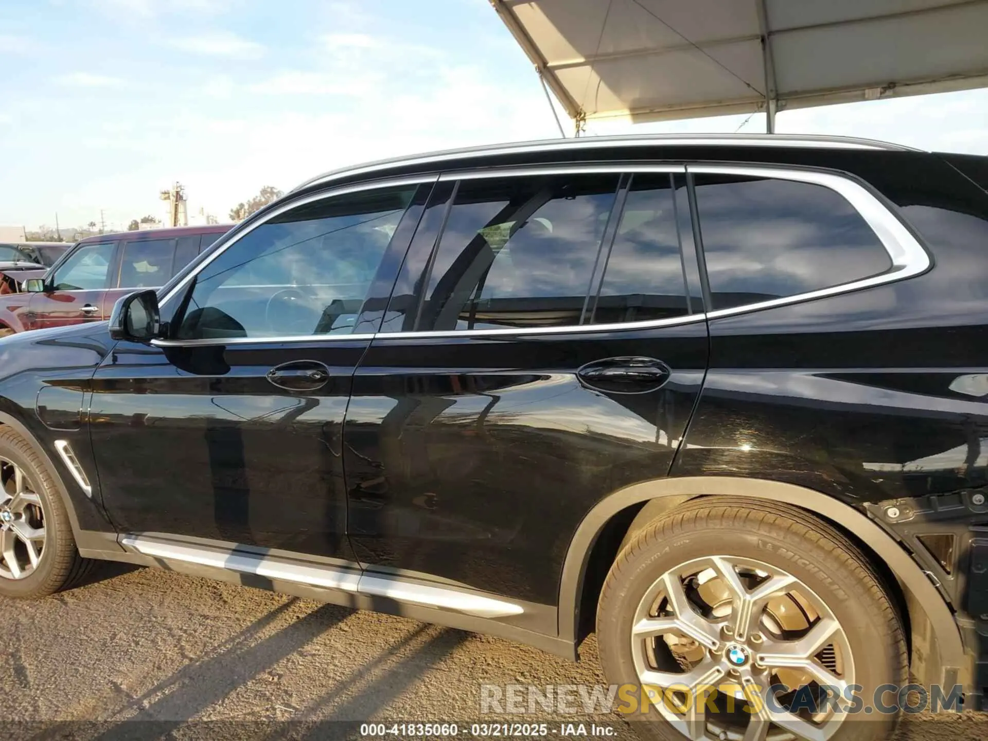 15 Photograph of a damaged car 5UXTS1C06M9E14489 BMW X3 PHEV 2021