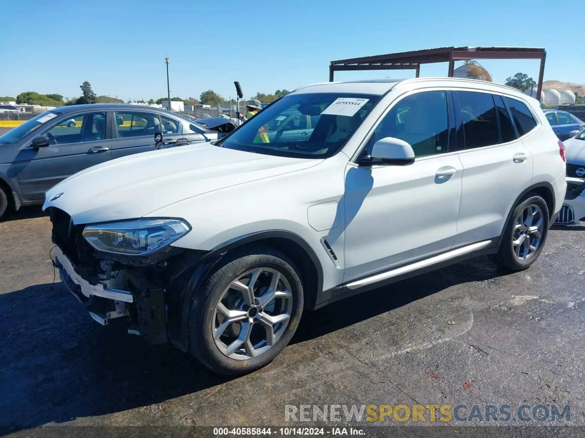 2 Photograph of a damaged car 5UXTS1C07M9G31050 BMW X3 PHEV 2021